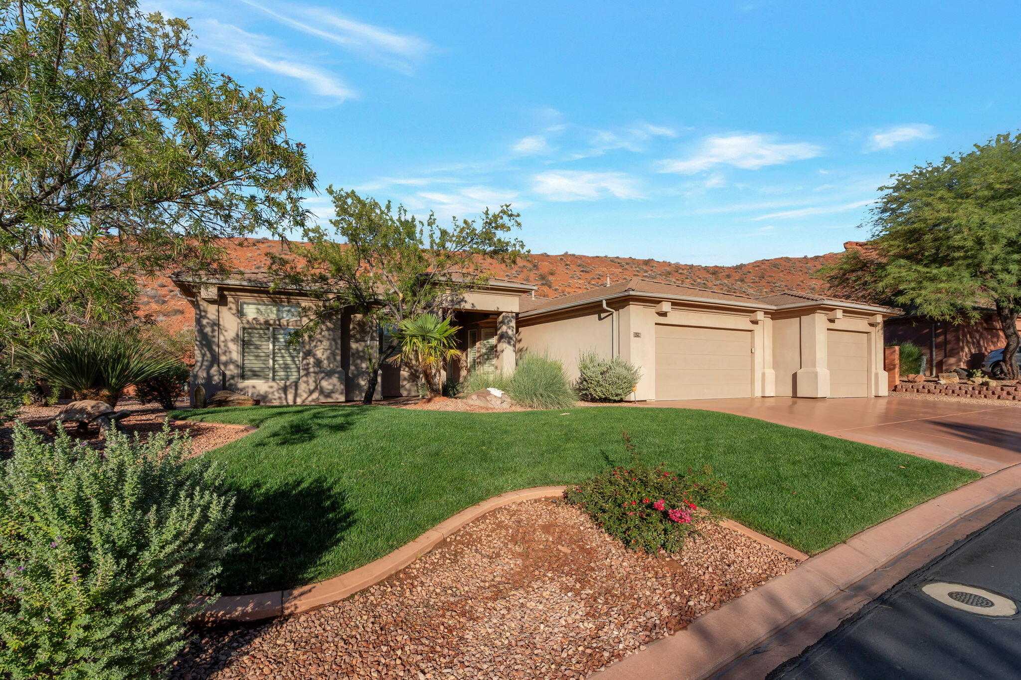 PARADISE CANYON - Residential