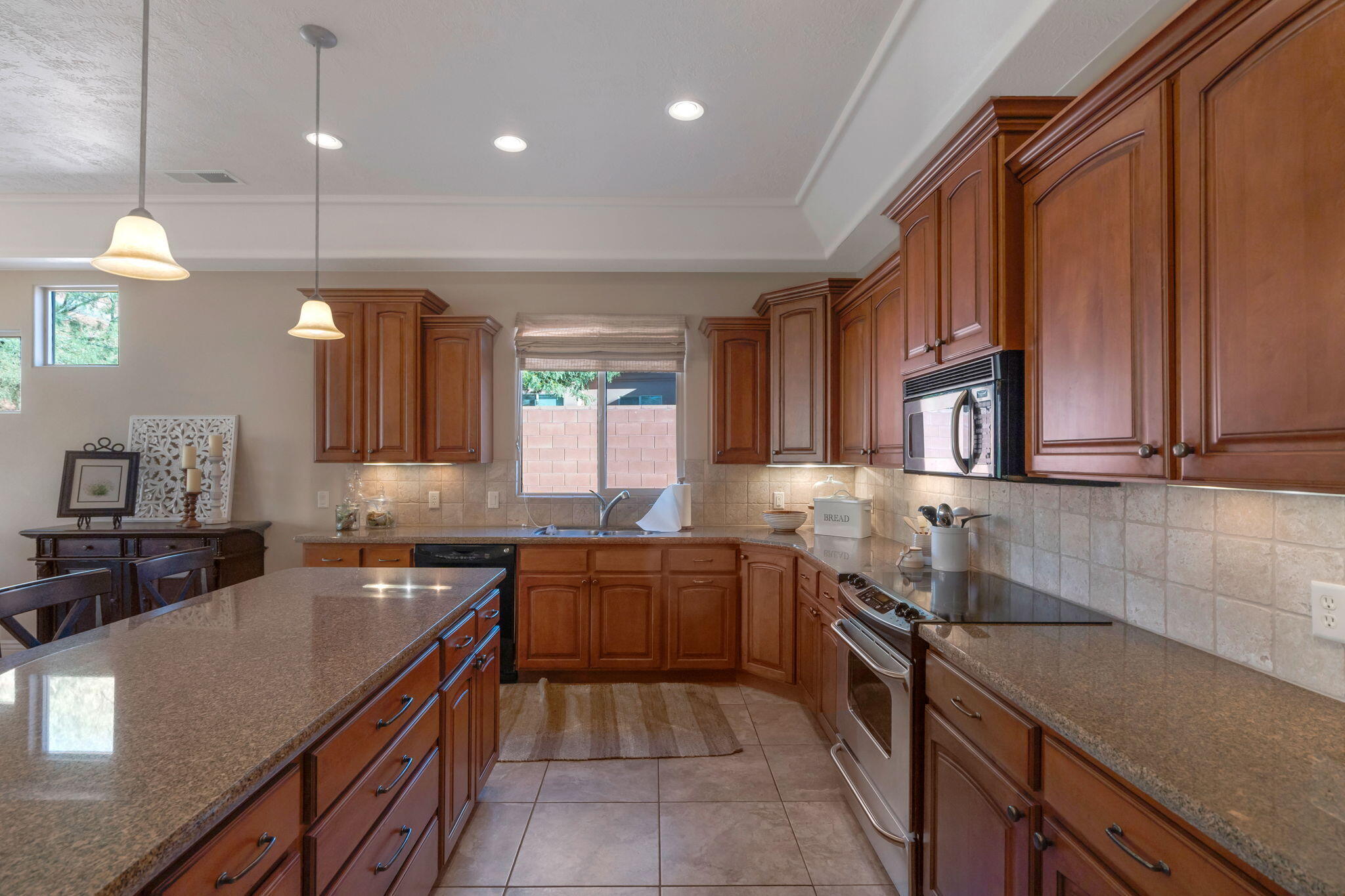 PARADISE CANYON - Residential