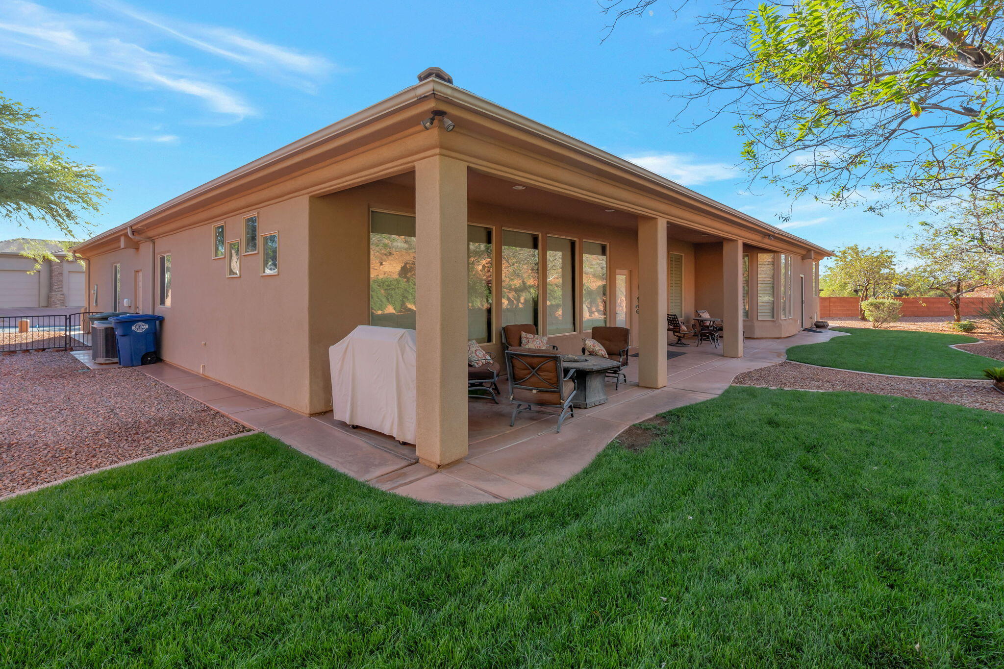 PARADISE CANYON - Residential