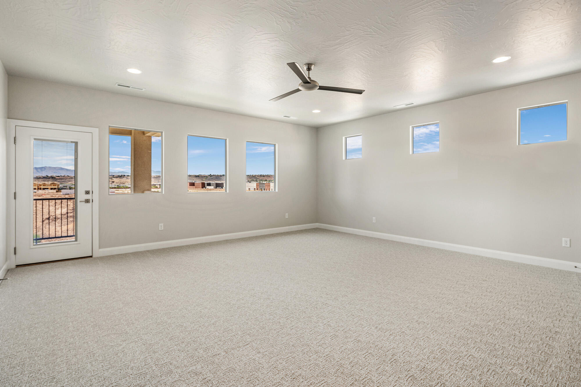 FRANKLIN FIELDS - Residential