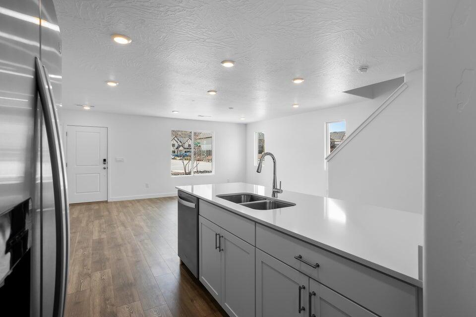 LAVENDER CANYON AT LONG VALLEY - Residential