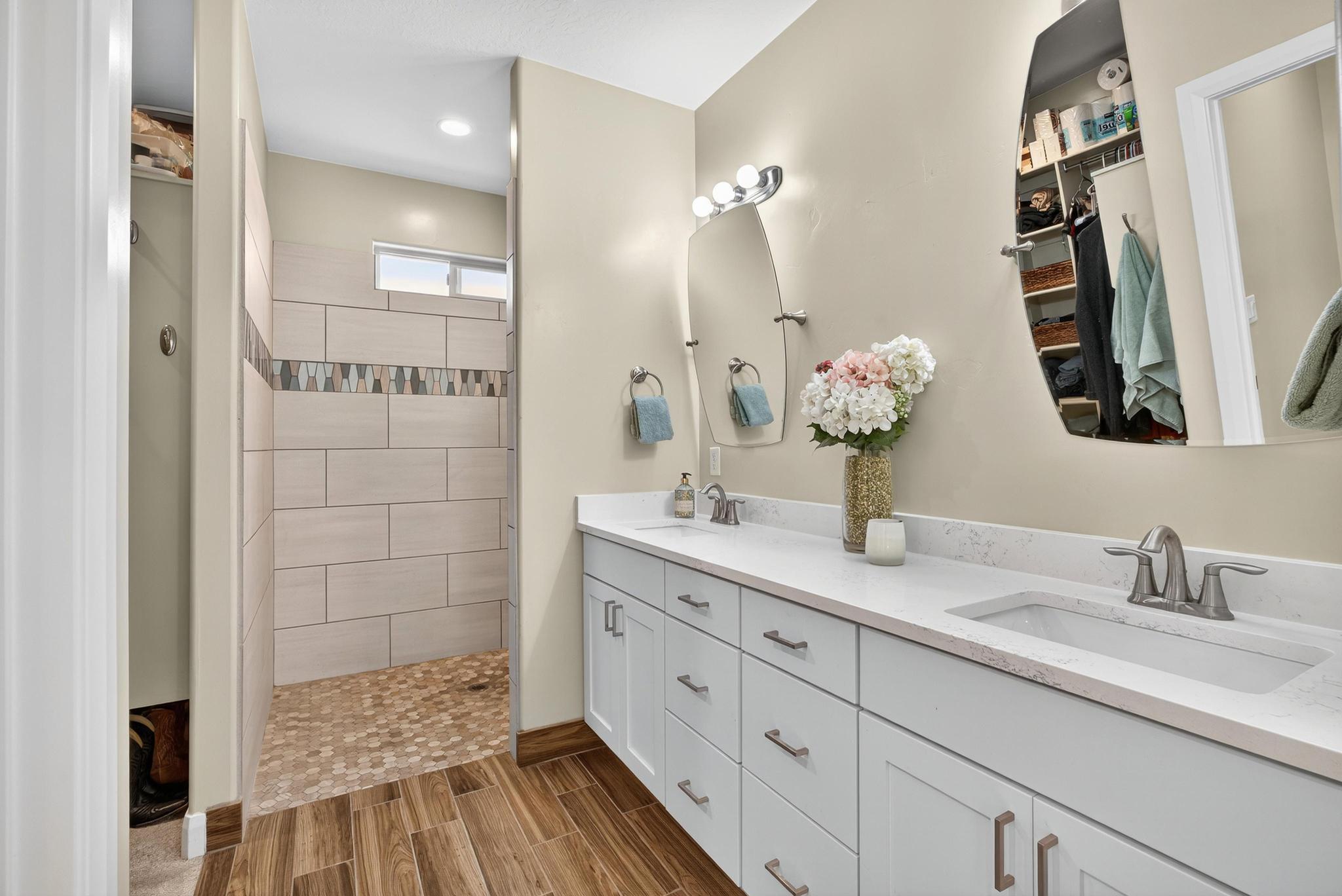 ZIONS GATE ESTATES - Residential