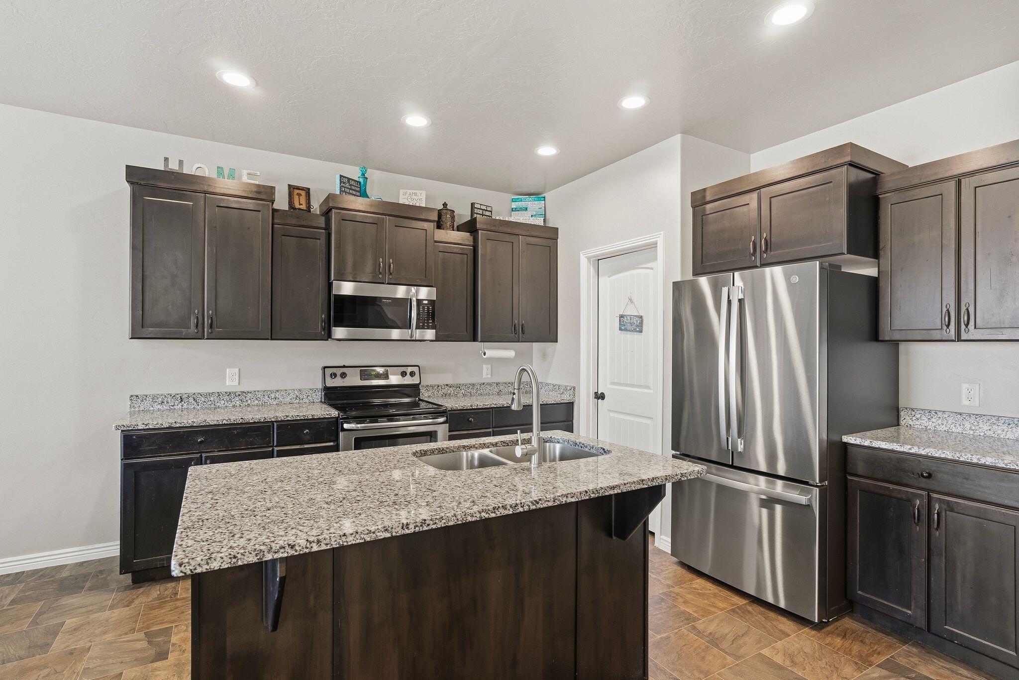 HAWTHORN ESTATES - Residential