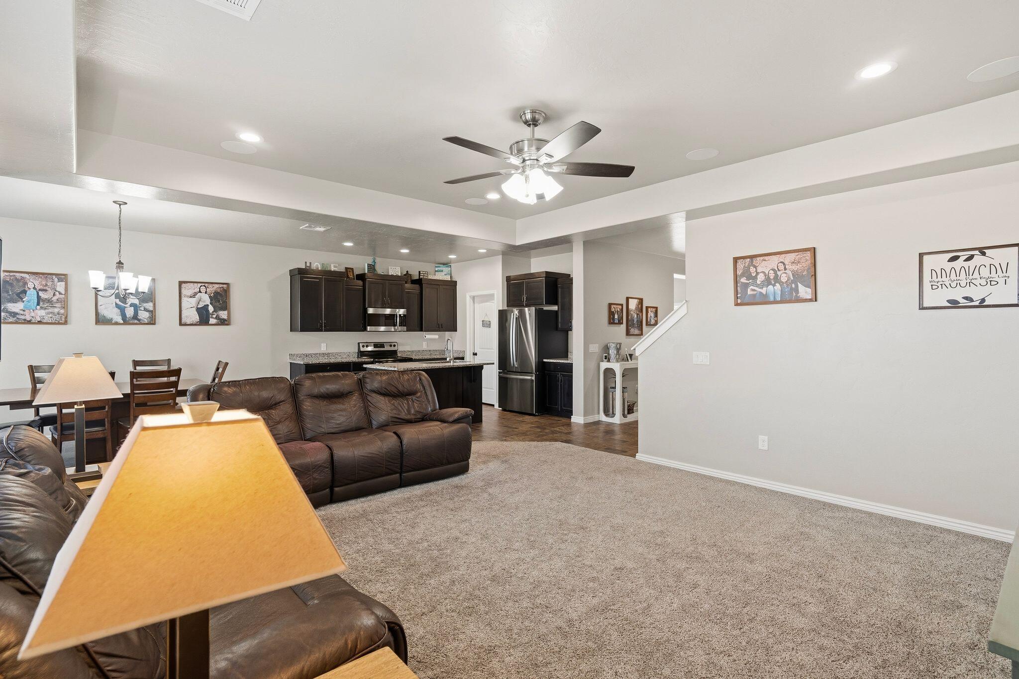 HAWTHORN ESTATES - Residential