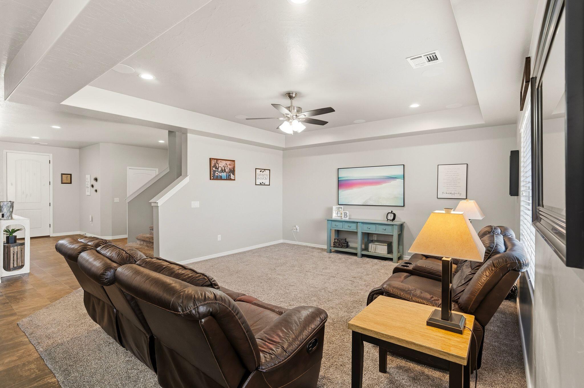 HAWTHORN ESTATES - Residential