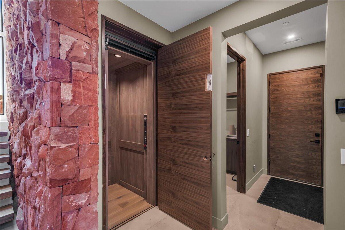 SENTIERRE PADRE CANYON - Residential