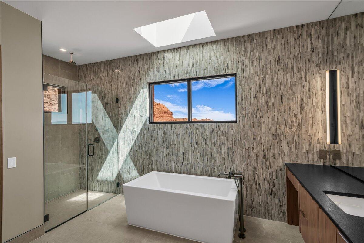 SENTIERRE PADRE CANYON - Residential