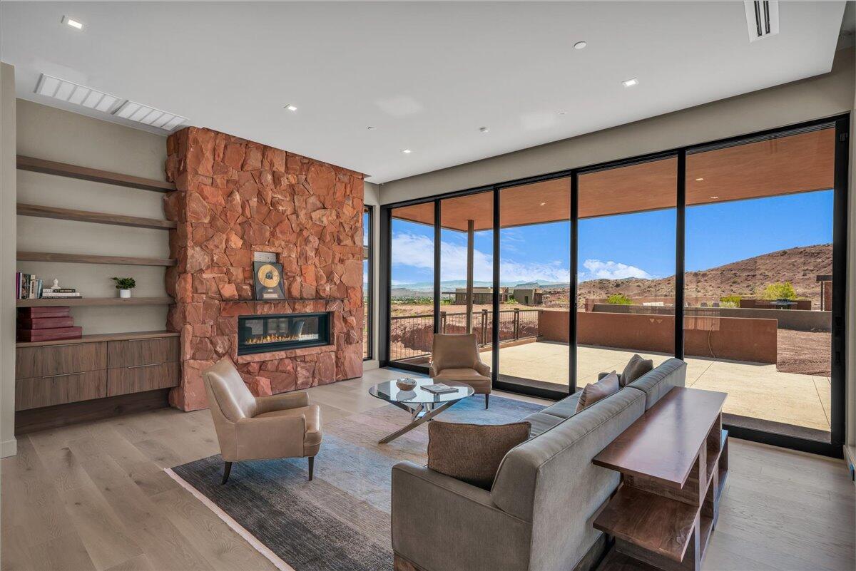 SENTIERRE PADRE CANYON - Residential