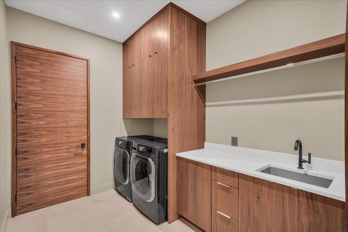 SENTIERRE PADRE CANYON - Residential