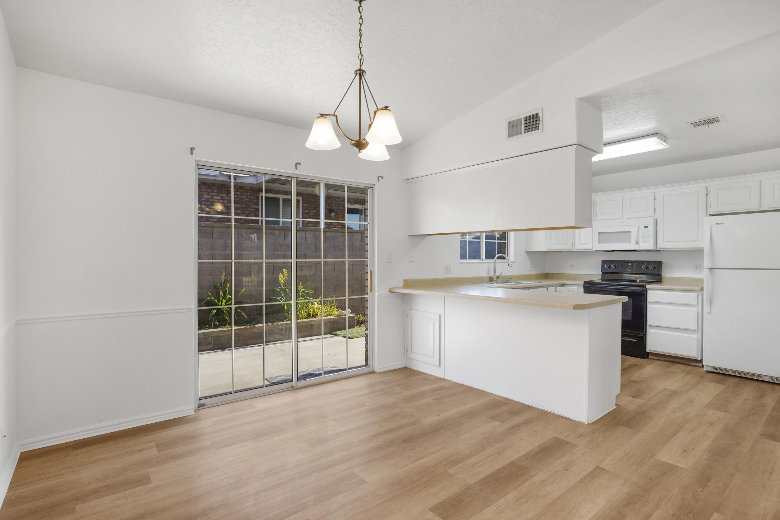 HERITAGE LANE TOWNHOMES - Residential