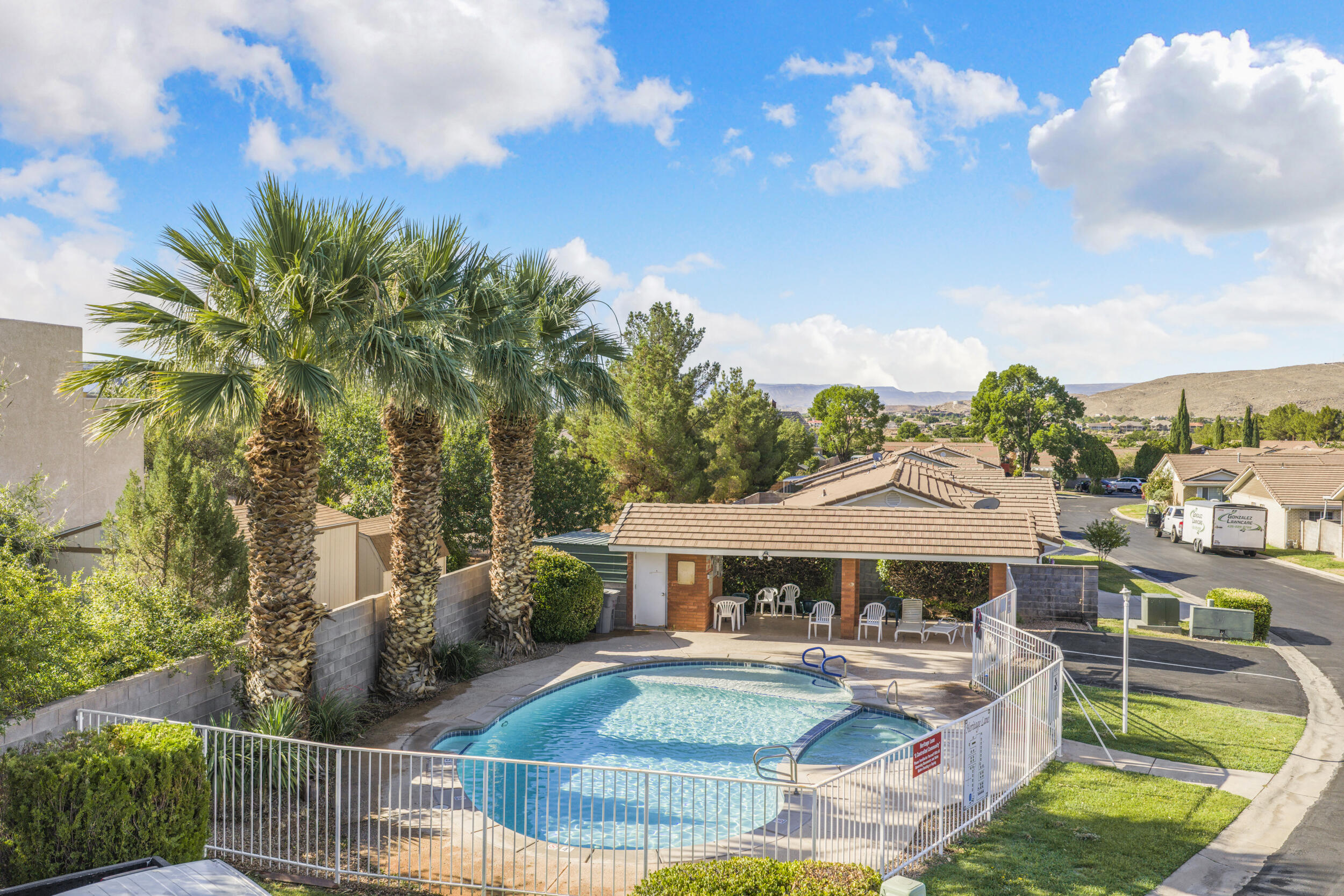 HERITAGE LANE TOWNHOMES - Residential