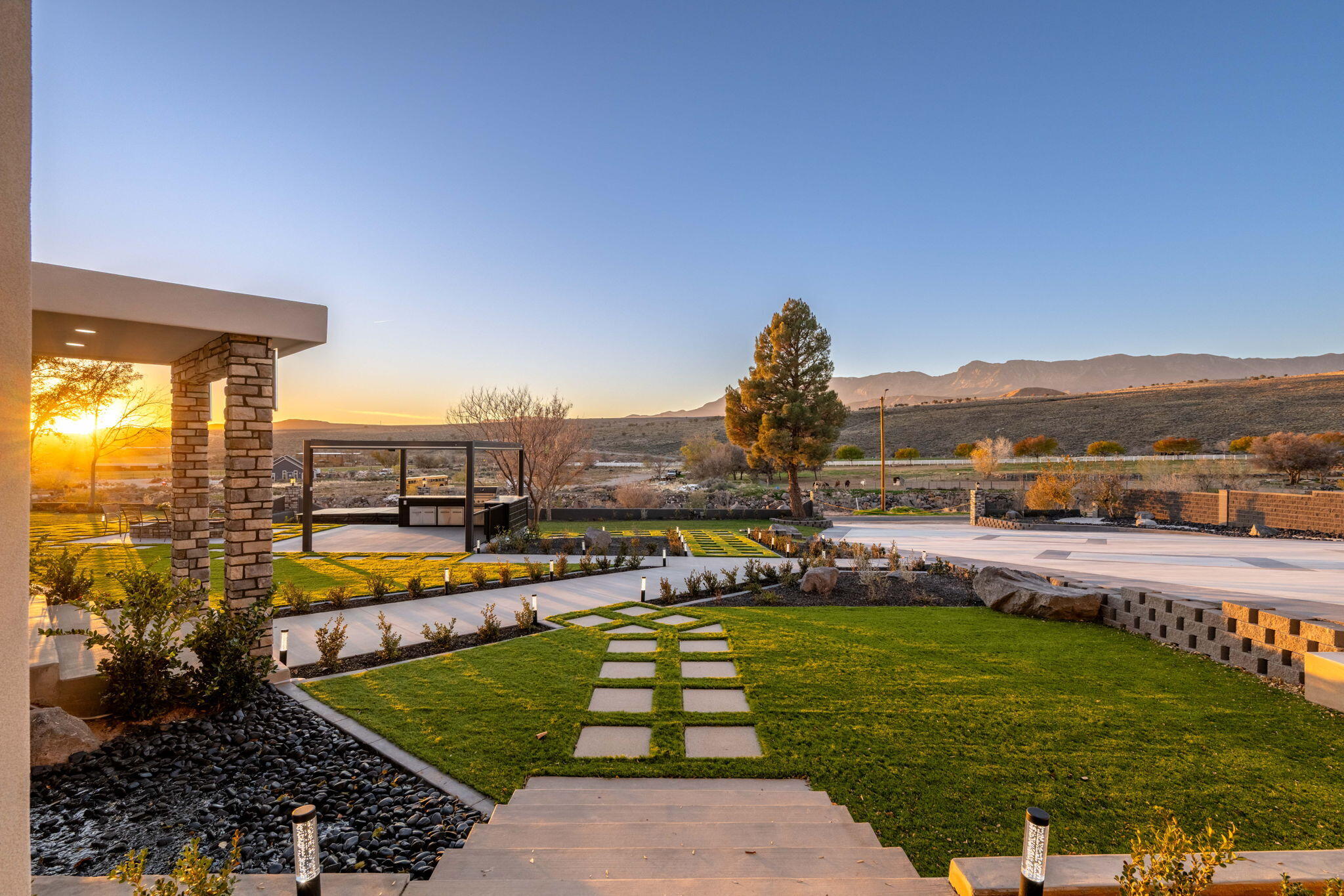TOQUERVILLE TOWNSITE - Residential
