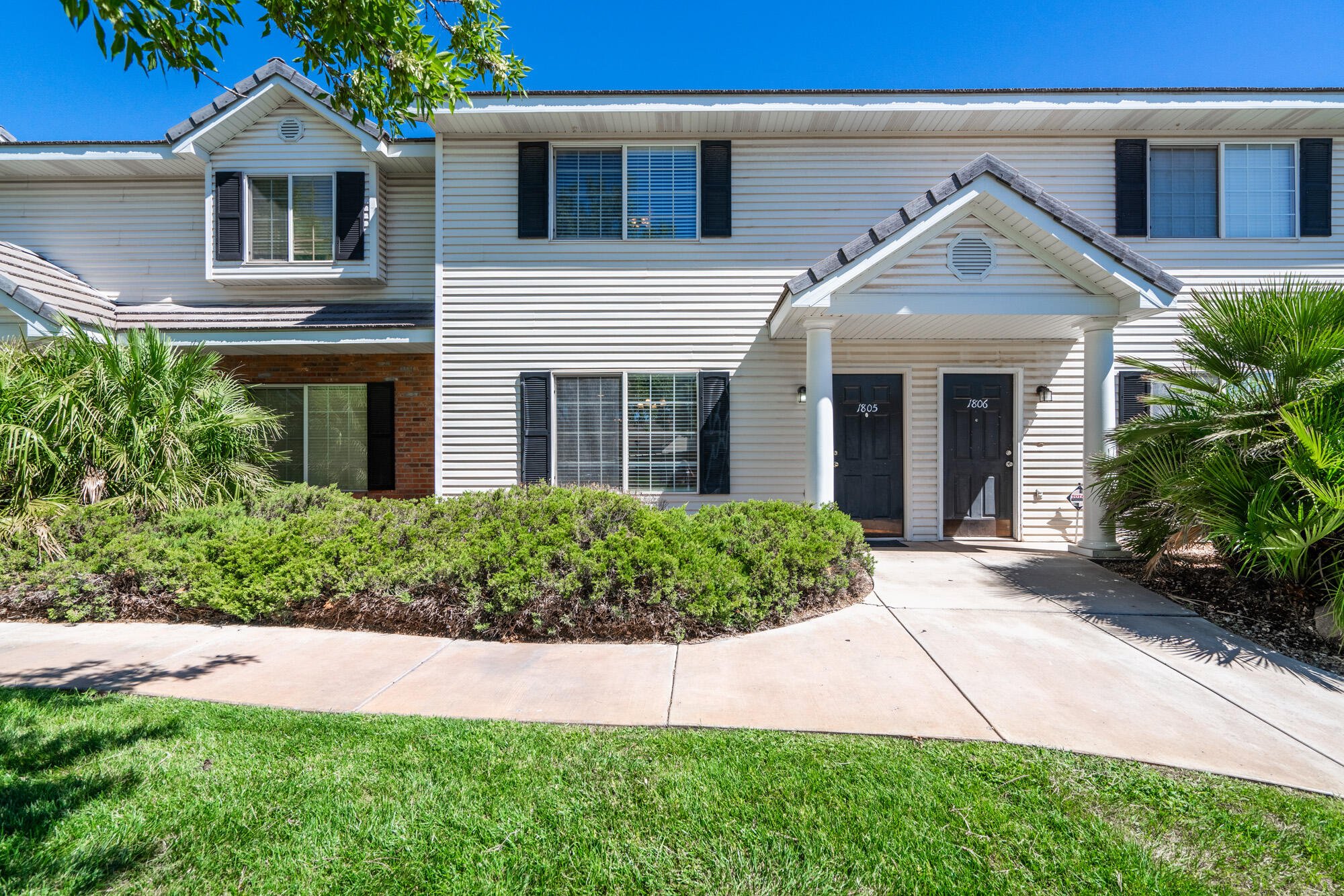 LEXINGTON HILLS TOWNHOMES - Residential