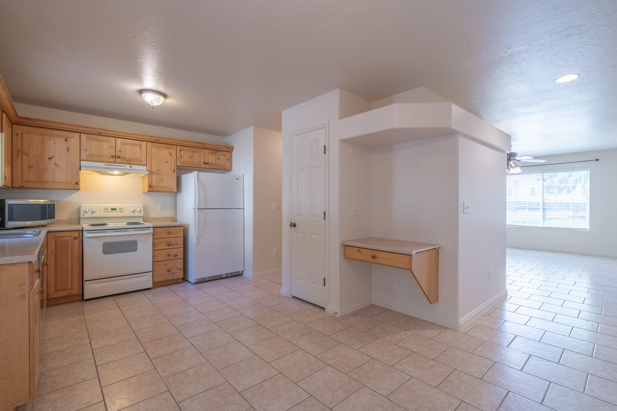 LEXINGTON HILLS TOWNHOMES - Residential