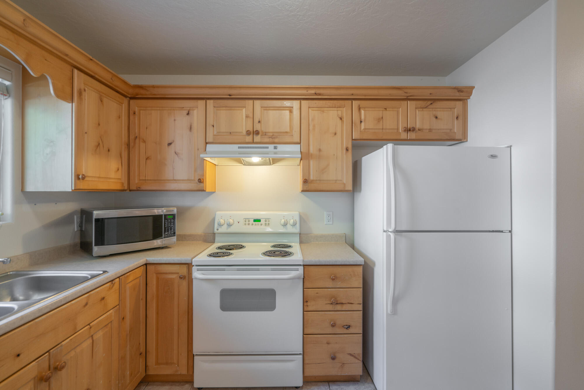 LEXINGTON HILLS TOWNHOMES - Residential