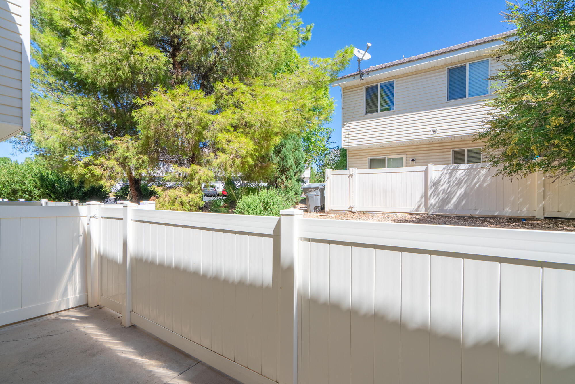 LEXINGTON HILLS TOWNHOMES - Residential