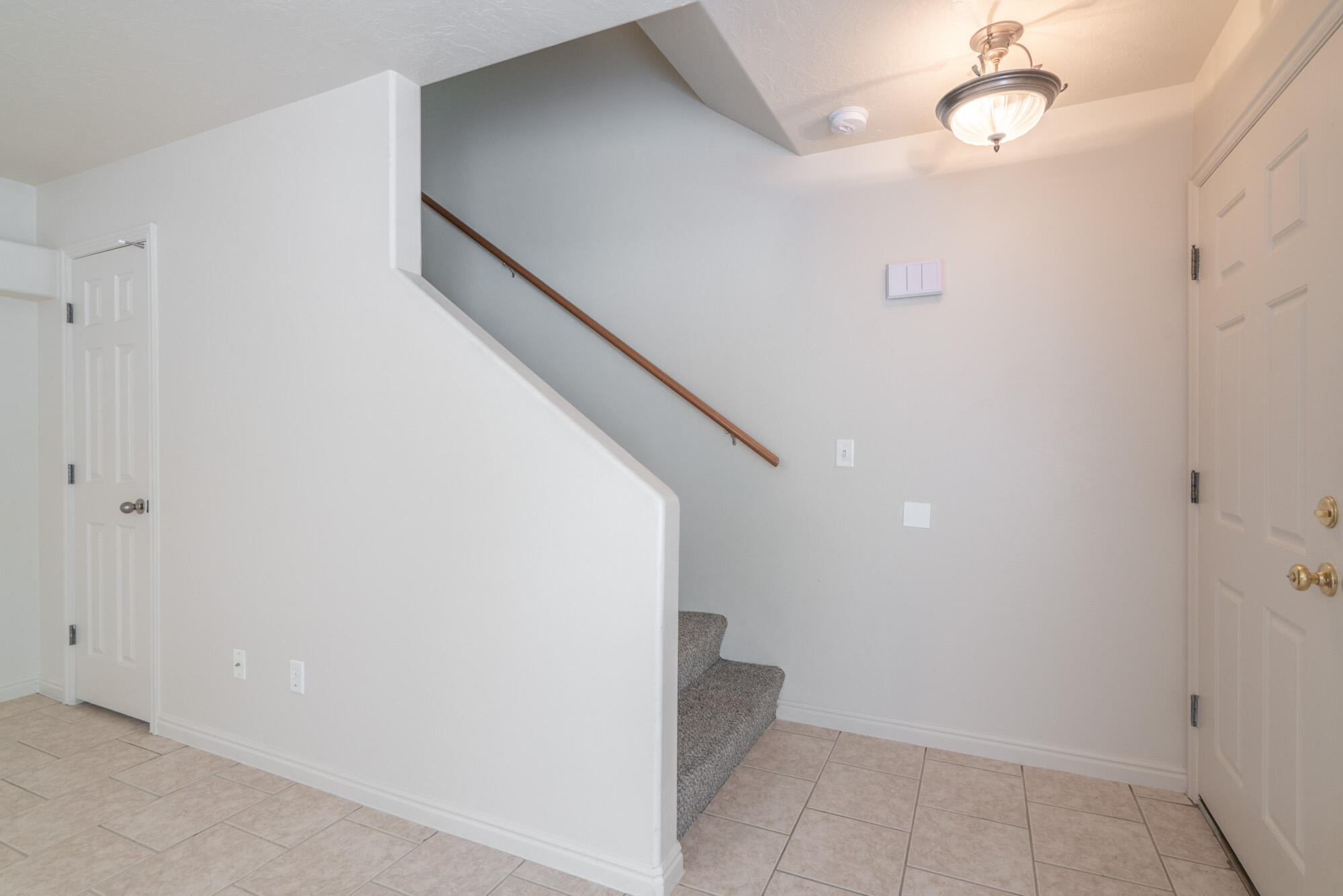 LEXINGTON HILLS TOWNHOMES - Residential