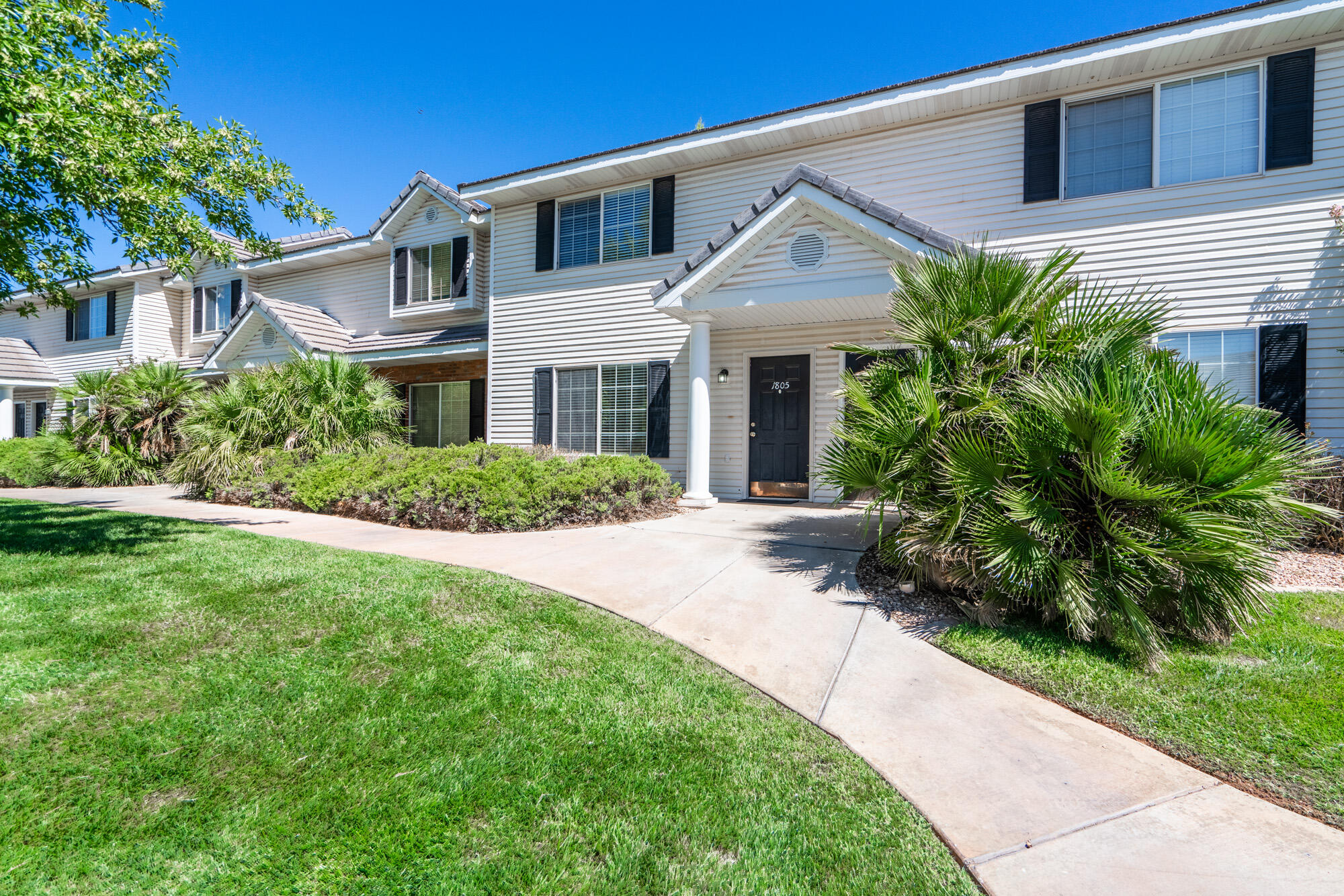 LEXINGTON HILLS TOWNHOMES - Residential