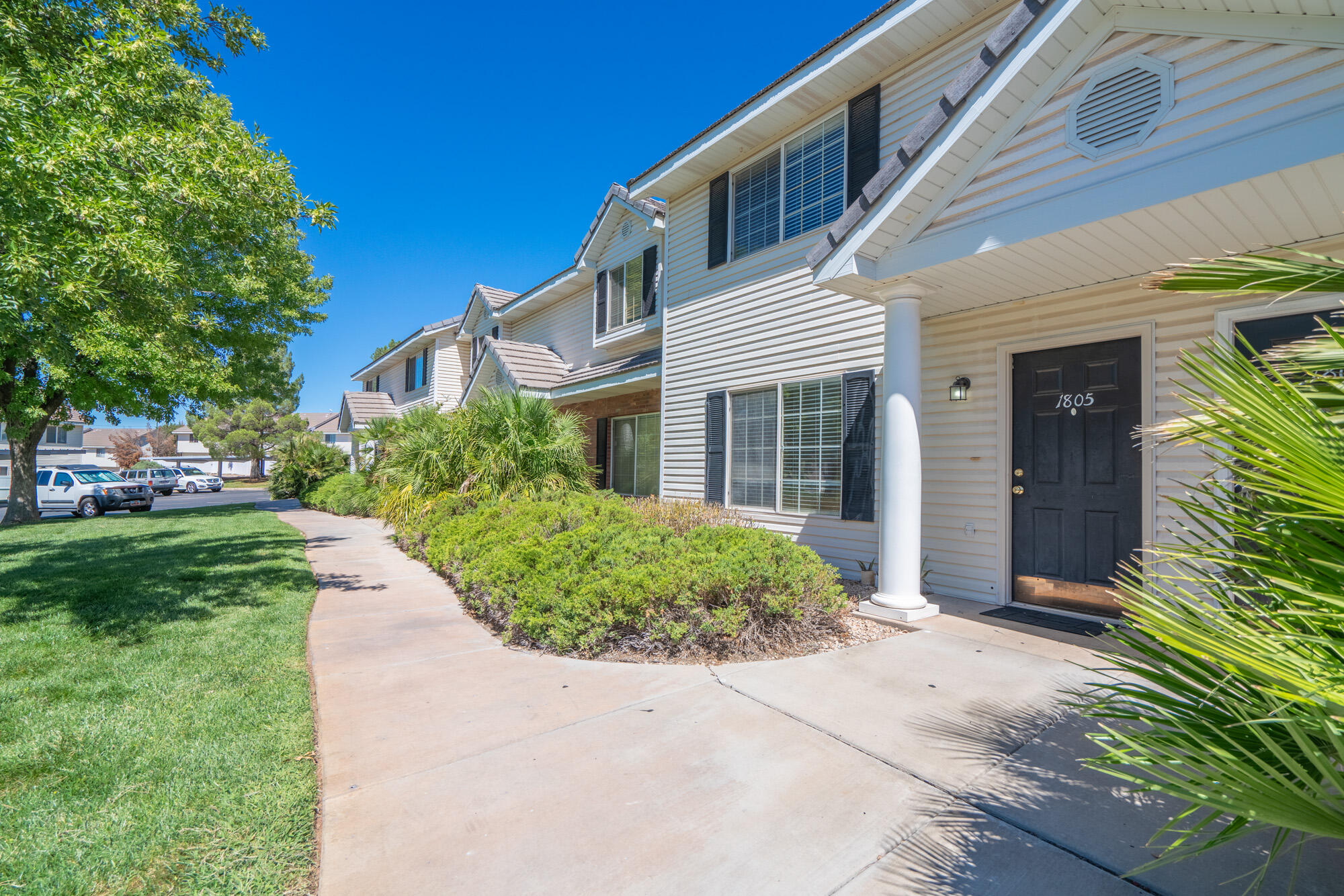 LEXINGTON HILLS TOWNHOMES - Residential
