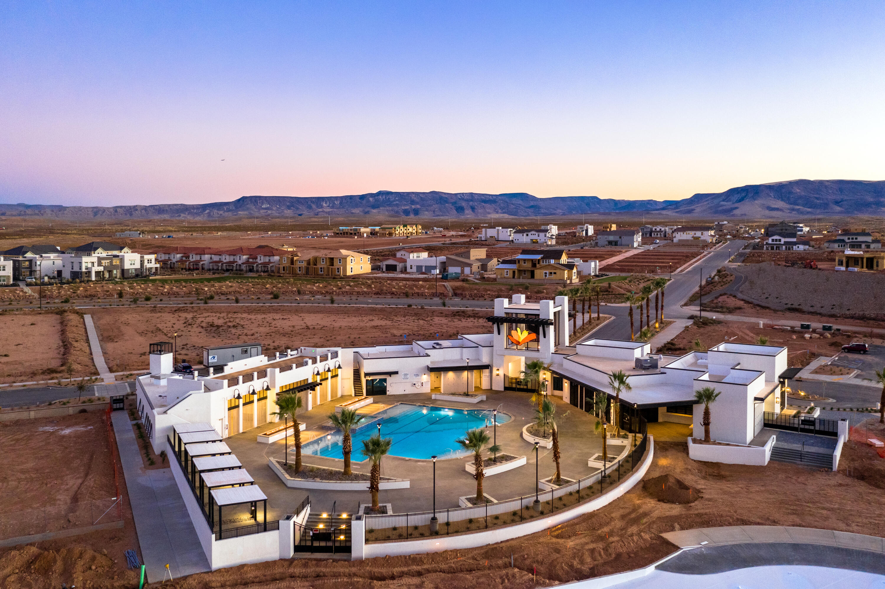 DESERT COLOR RESORT - Land