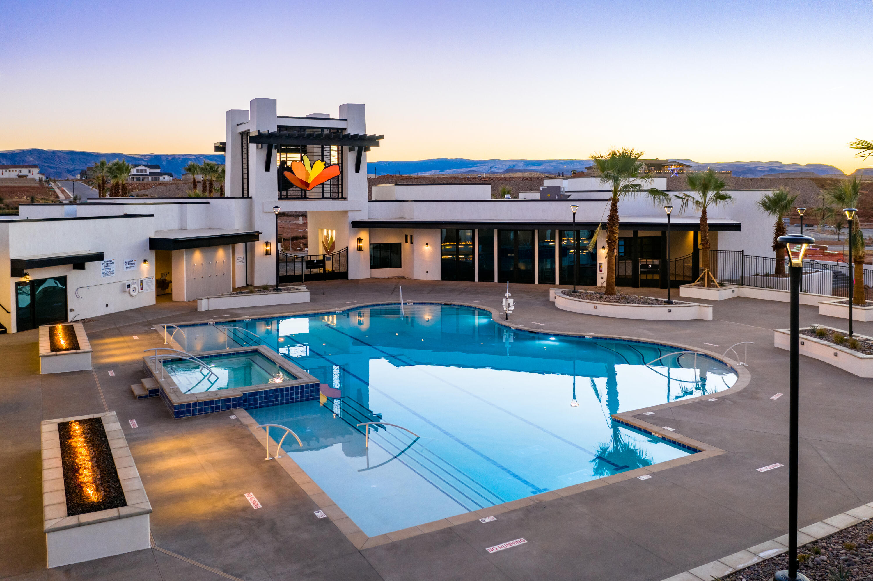 DESERT COLOR RESORT - Land