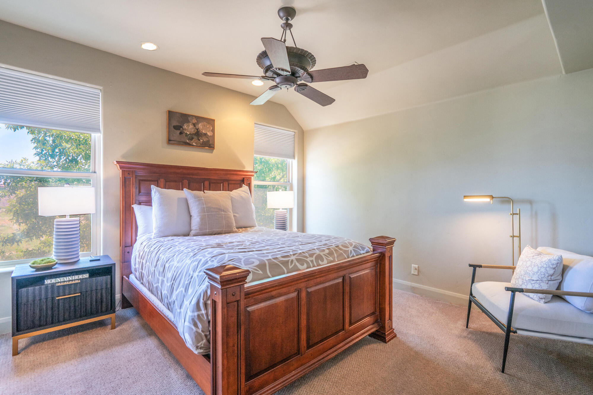 POINT VISTA CONDOS - Residential
