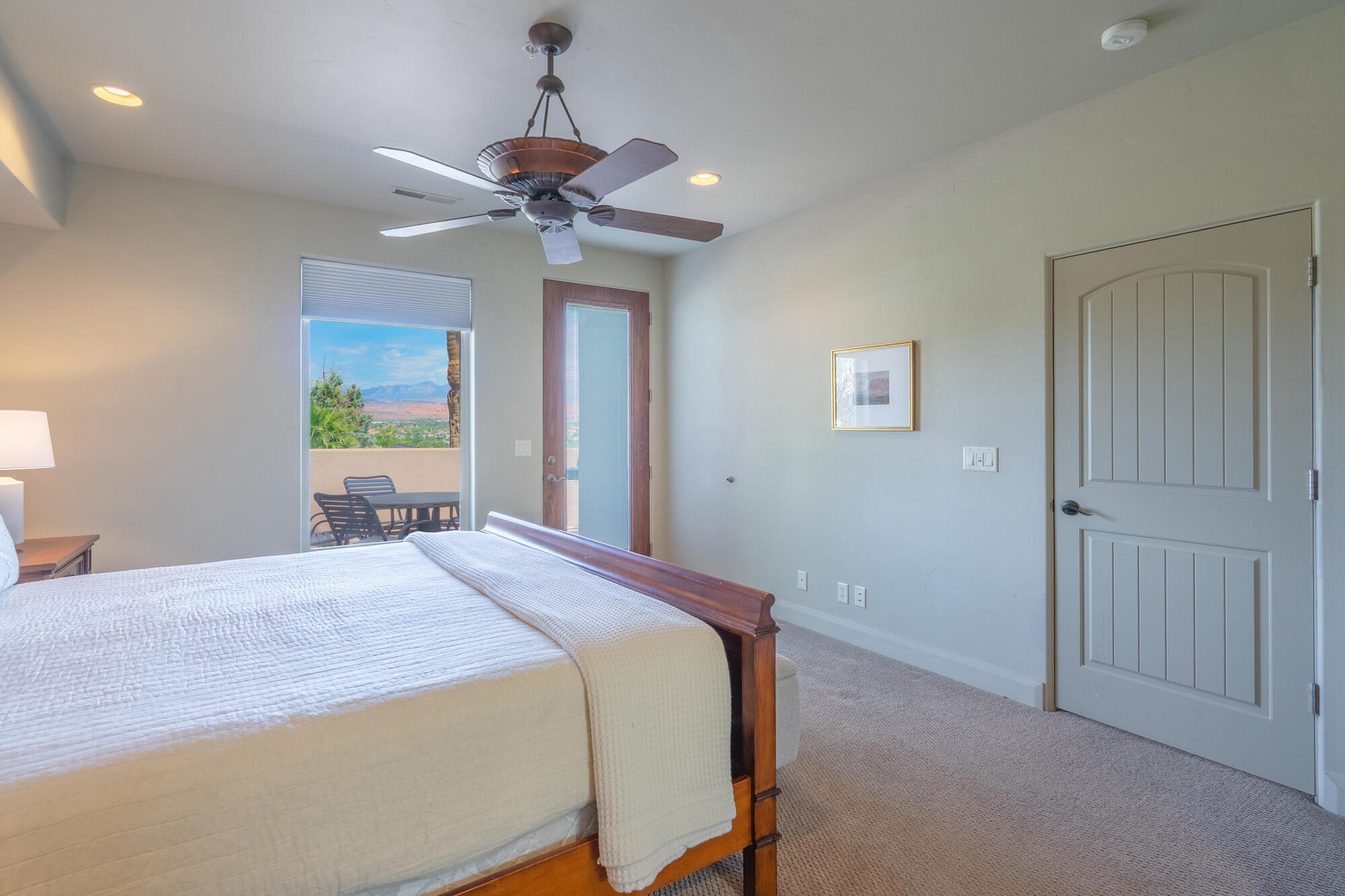 POINT VISTA CONDOS - Residential