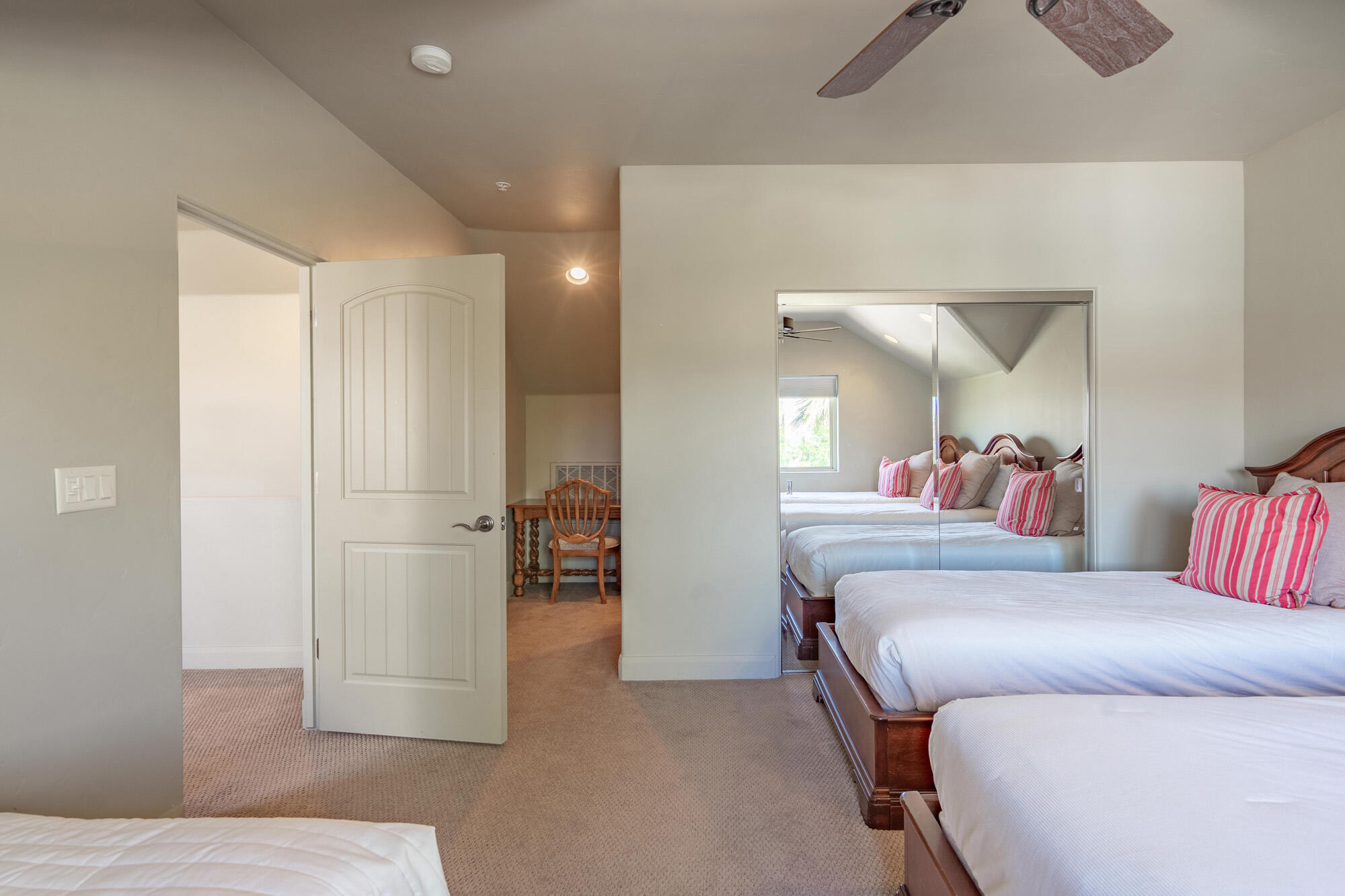 POINT VISTA CONDOS - Residential