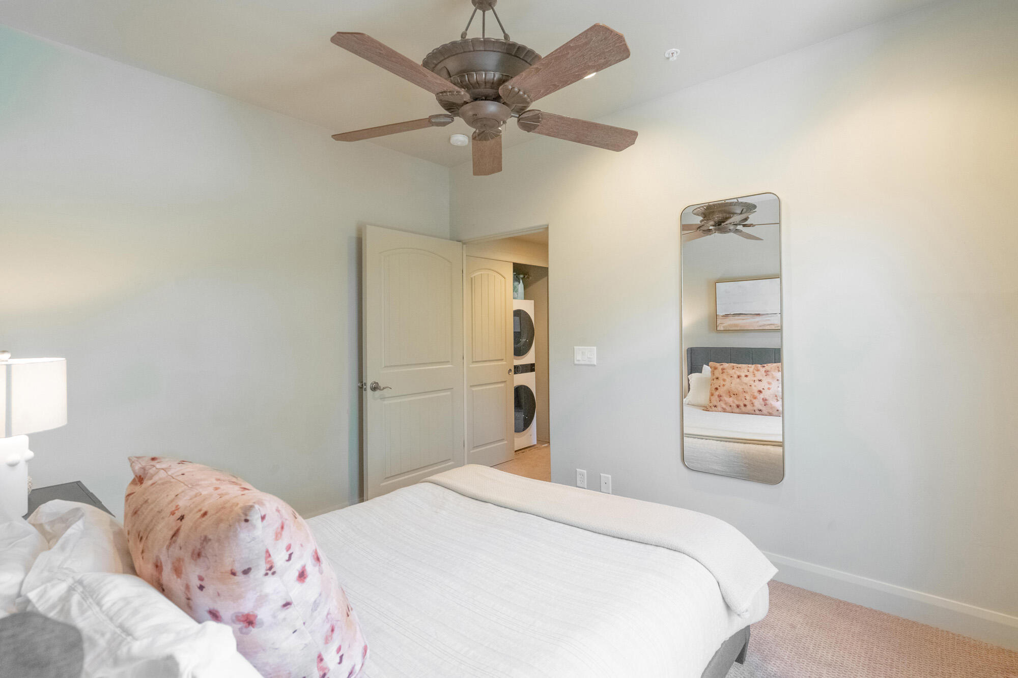POINT VISTA CONDOS - Residential