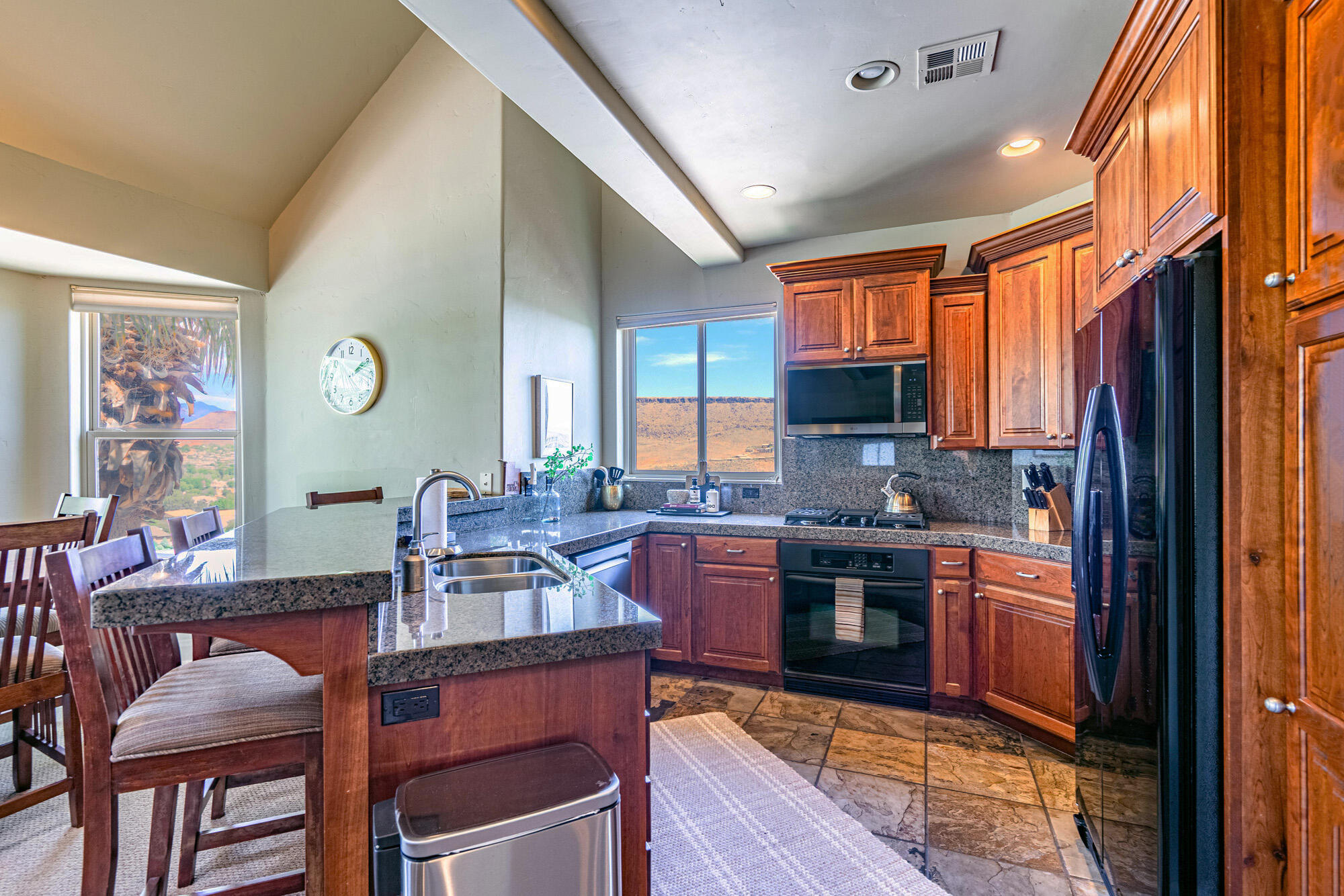 POINT VISTA CONDOS - Residential