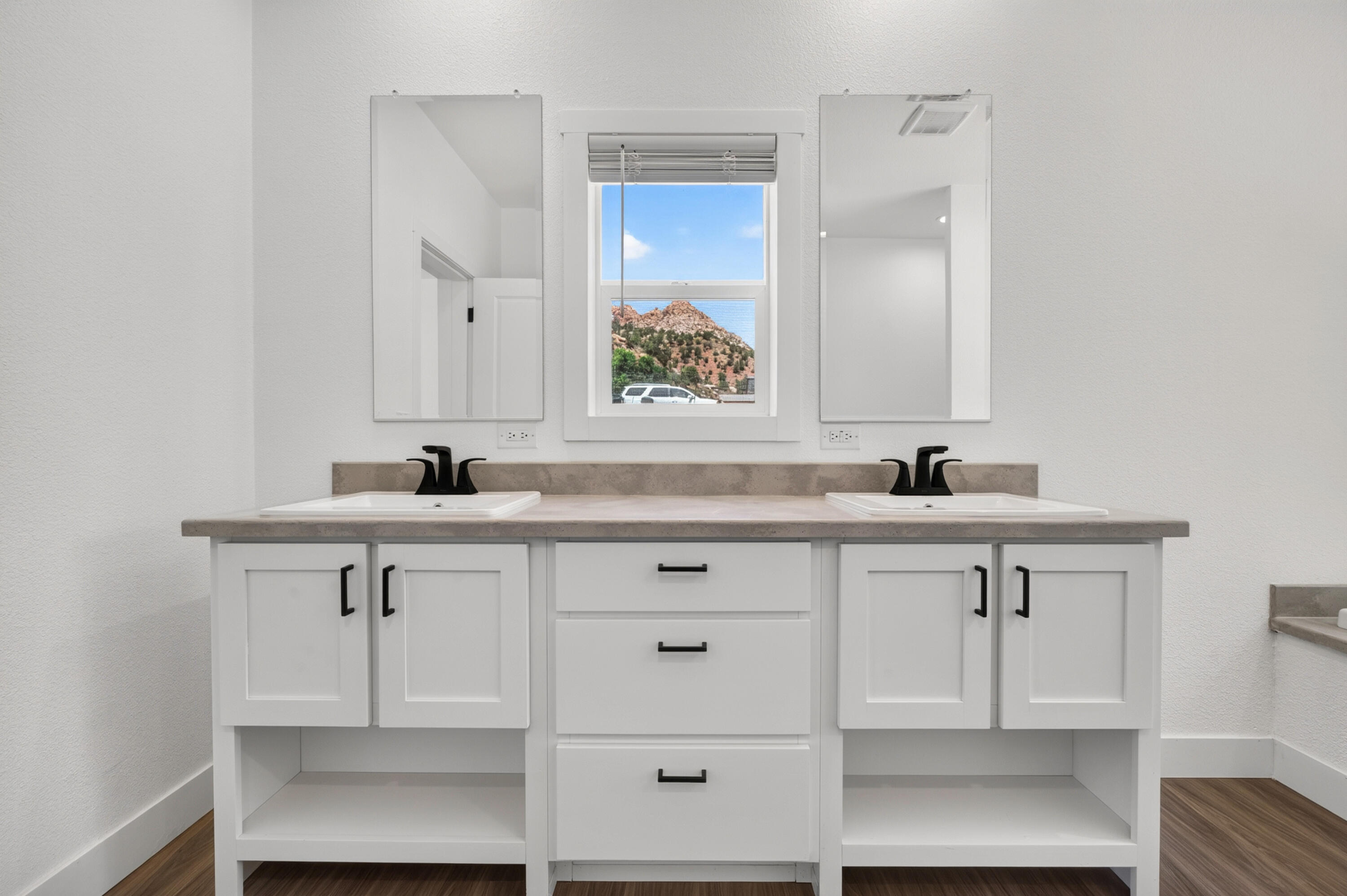SHORT CREEK - Residential