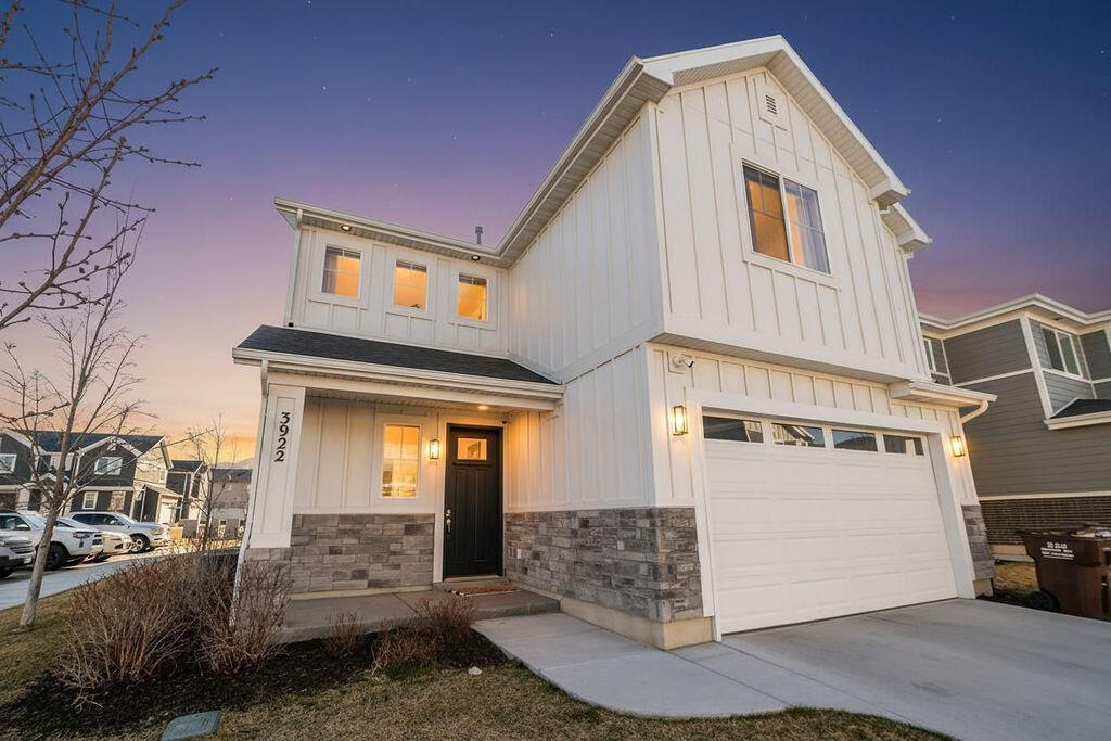 $10,000 in concessions for buyer with list price offer!
3 bedrooms, 2.5 baths and a spacious loft, perfect for a second living area, home office, playroom or inclose for 4th bedroom.  Gorgeous 2 story entry creates an inviting first impression. modern kitchen offers upgraded finishes, a farmhouse sink, large WALK-IN Pantry. SMART home features!  Energy-efficient SOLAR panels help keep utility costs low, with an average electric bill of approximately $25 per month. Additional highlights include a convenient main-level half bath, upgraded trim and finishes throughout, and a well-designed floor plan for comfortable everyday living.  Buyer and agent to verify all information.