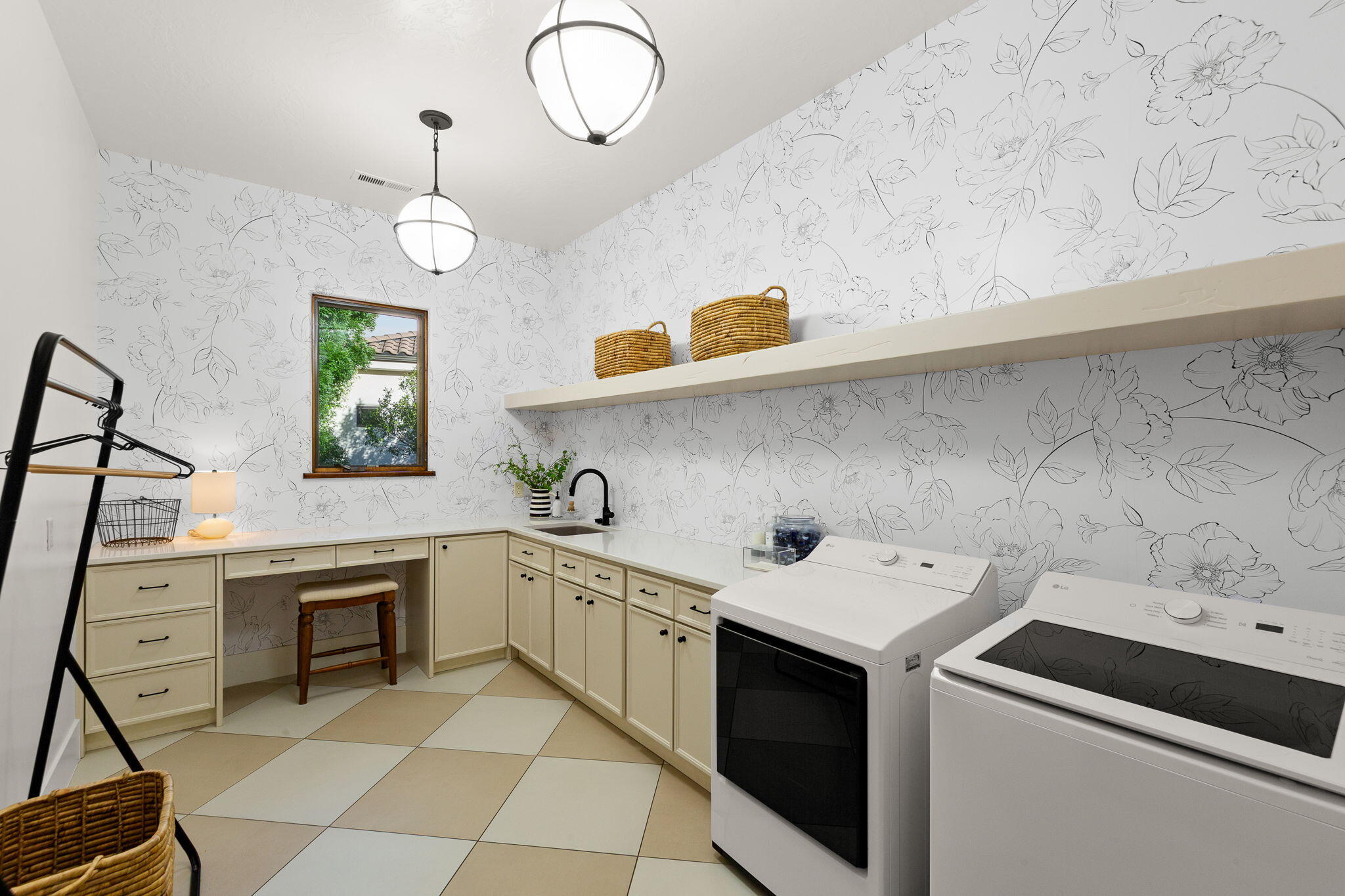 ARROWHEAD ESTATES - Residential