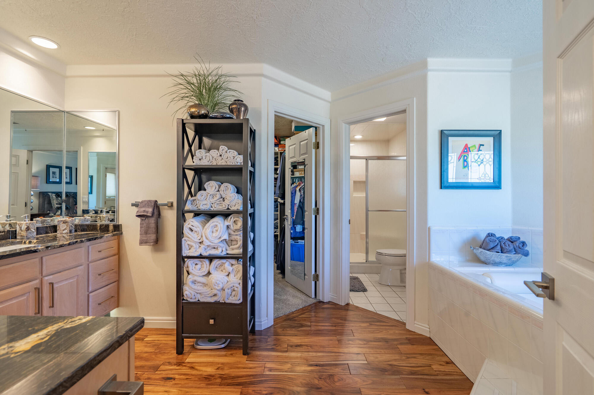 FAIRWAY HILLS - Residential