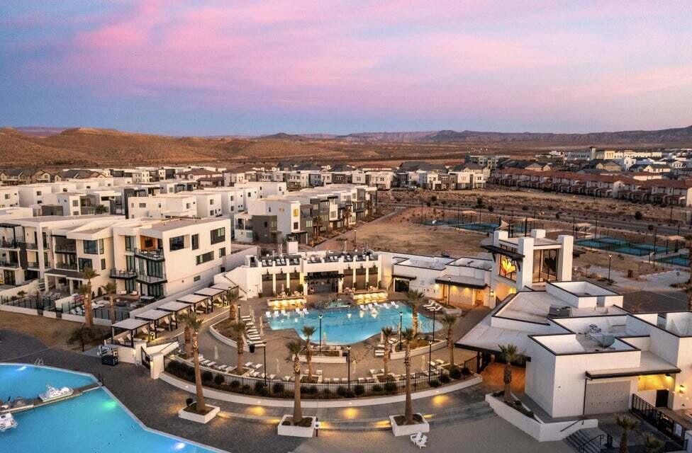 DESERT COLOR RESORT - Residential