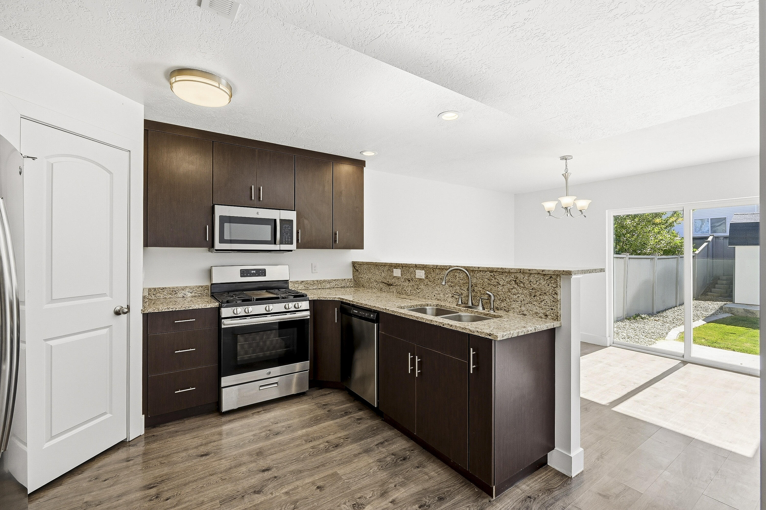 MOUNTAIN VISTA - Residential
