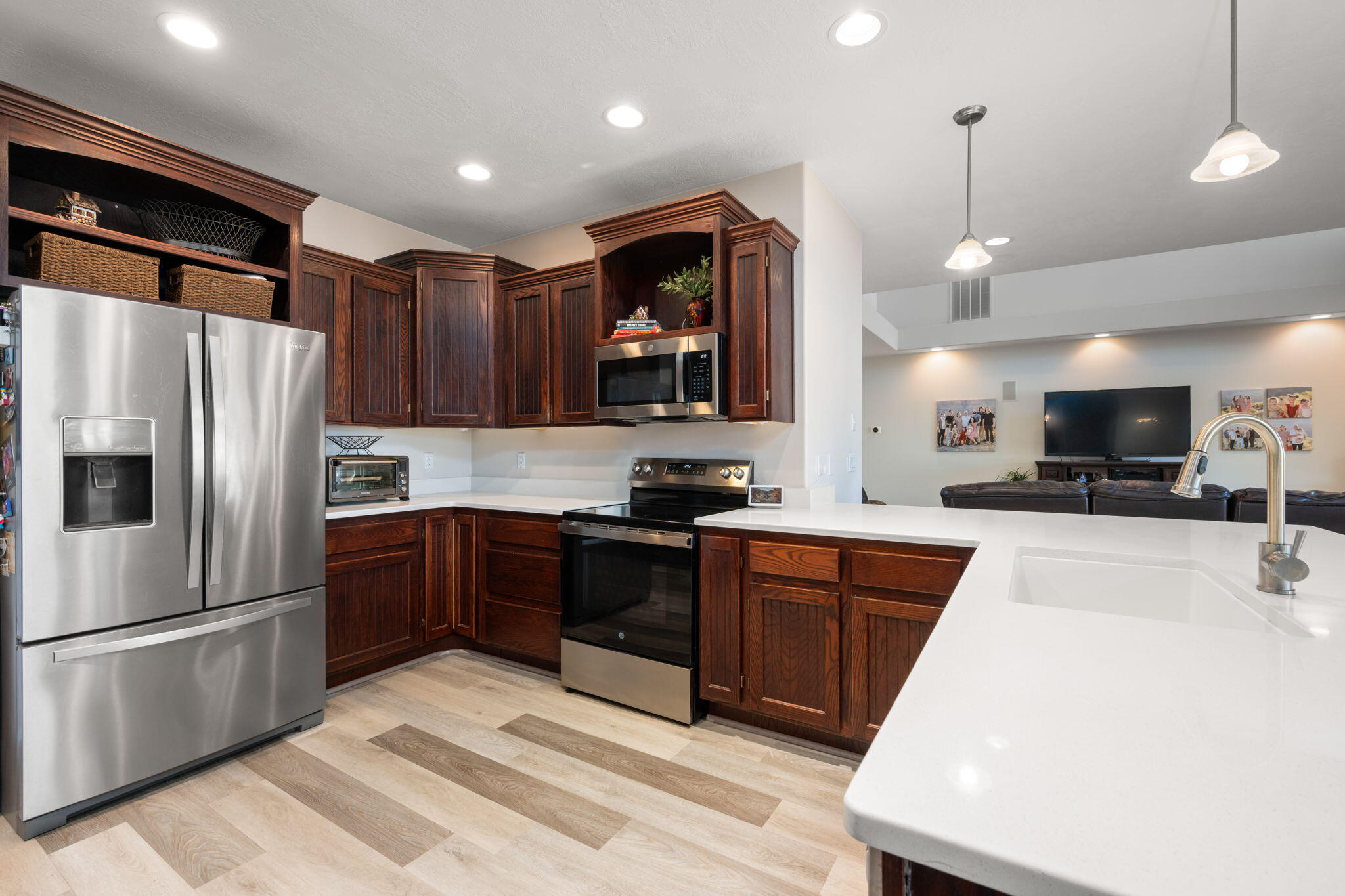 PINE VIEW ESTATES - Residential