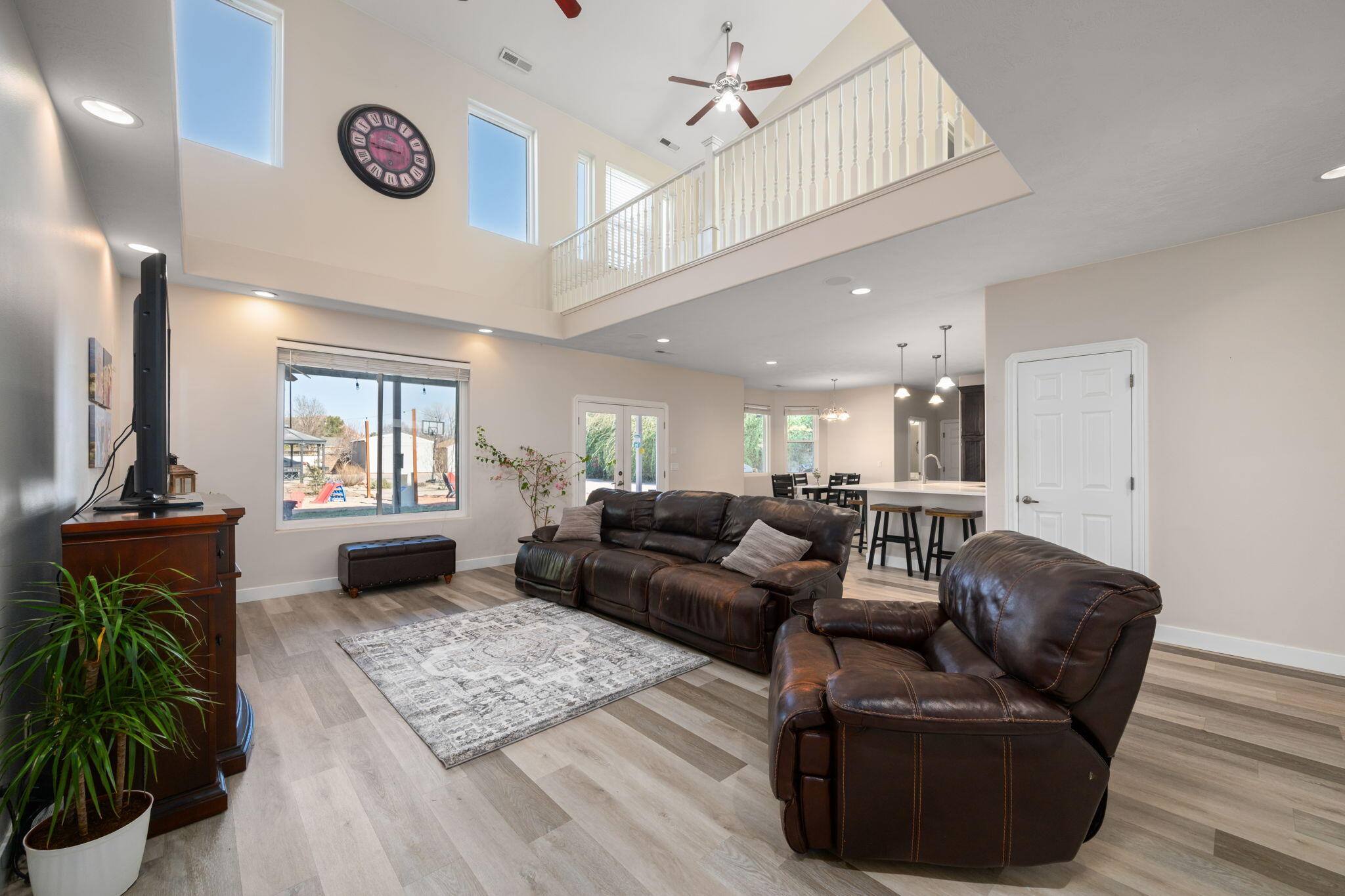 PINE VIEW ESTATES - Residential
