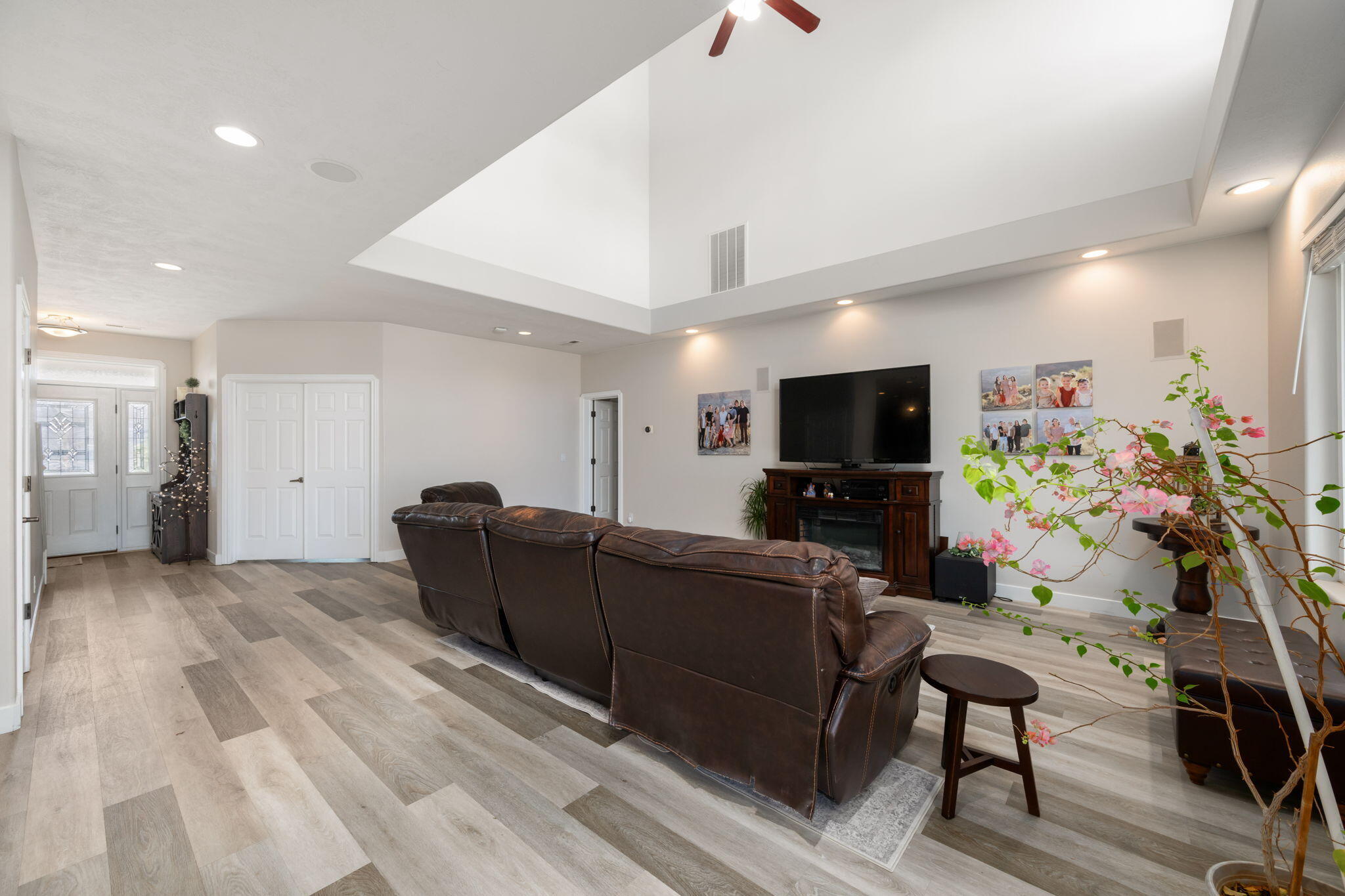 PINE VIEW ESTATES - Residential
