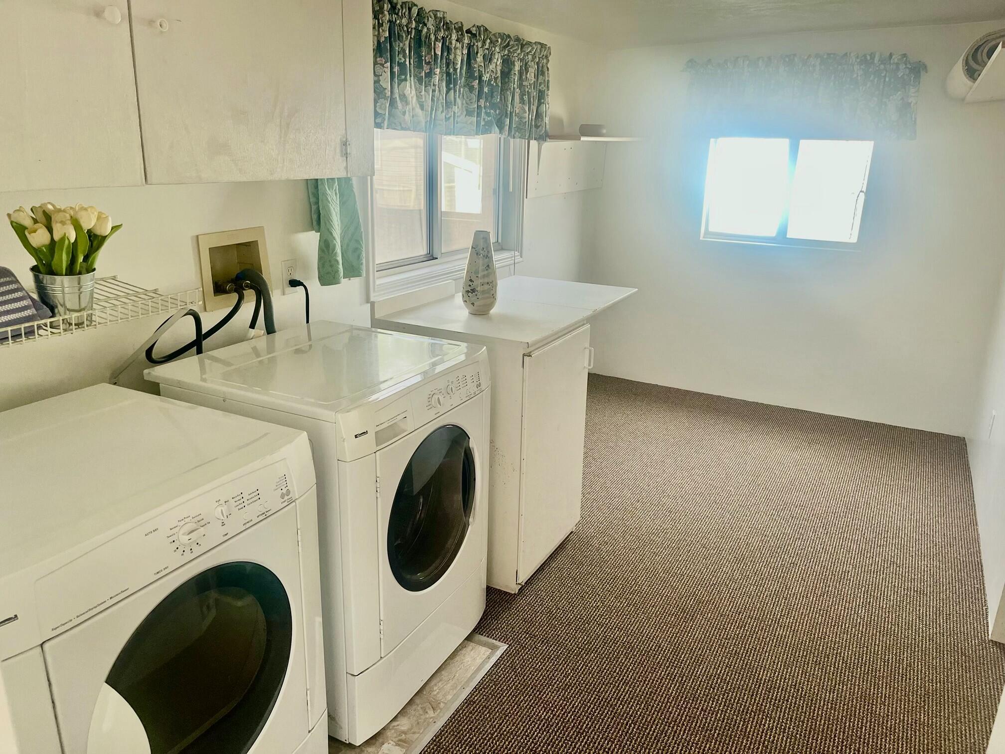 CANYON BREEZE RV RESORT - Residential