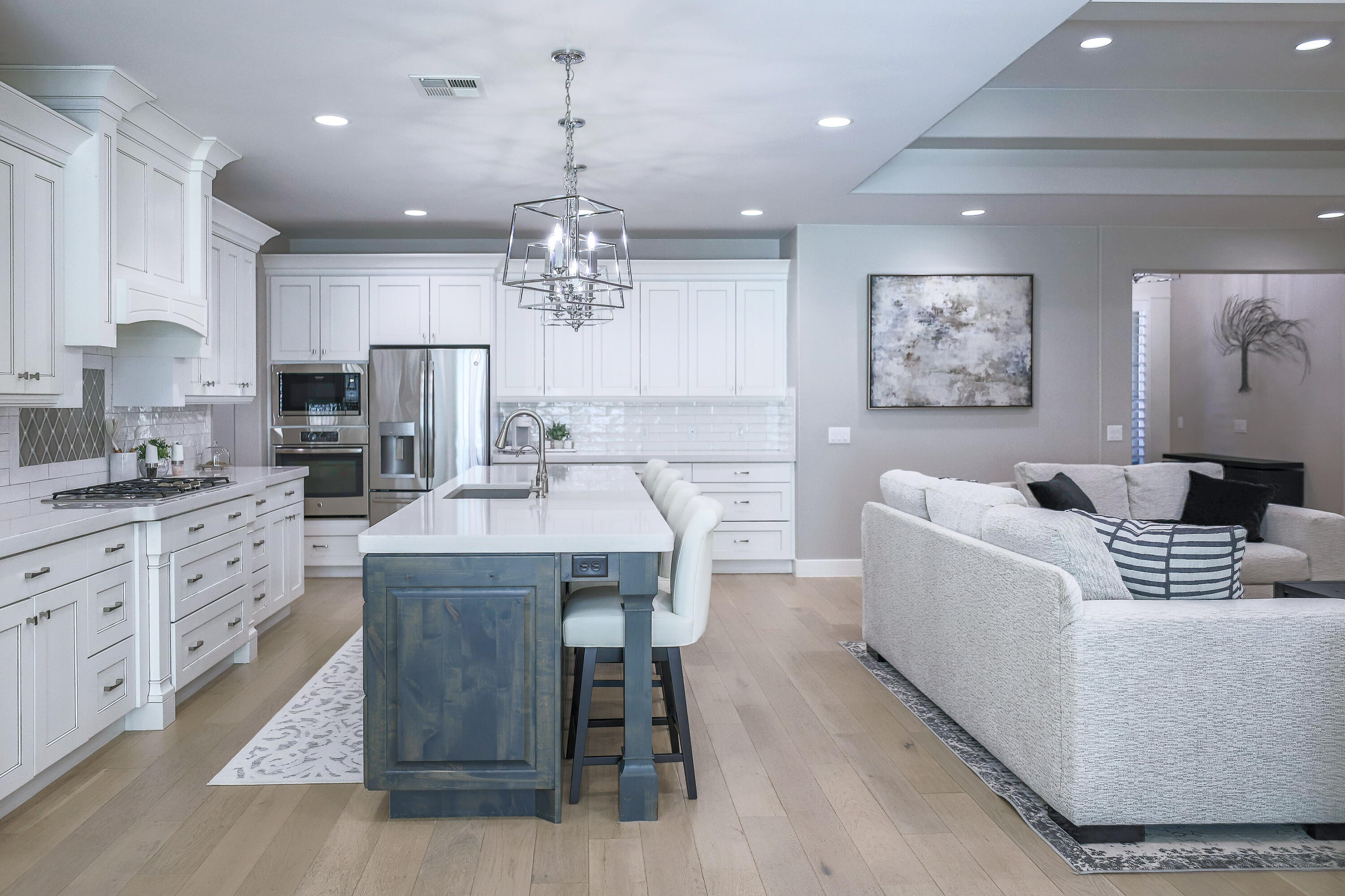 BRIDLE GATE ESTATES - Residential