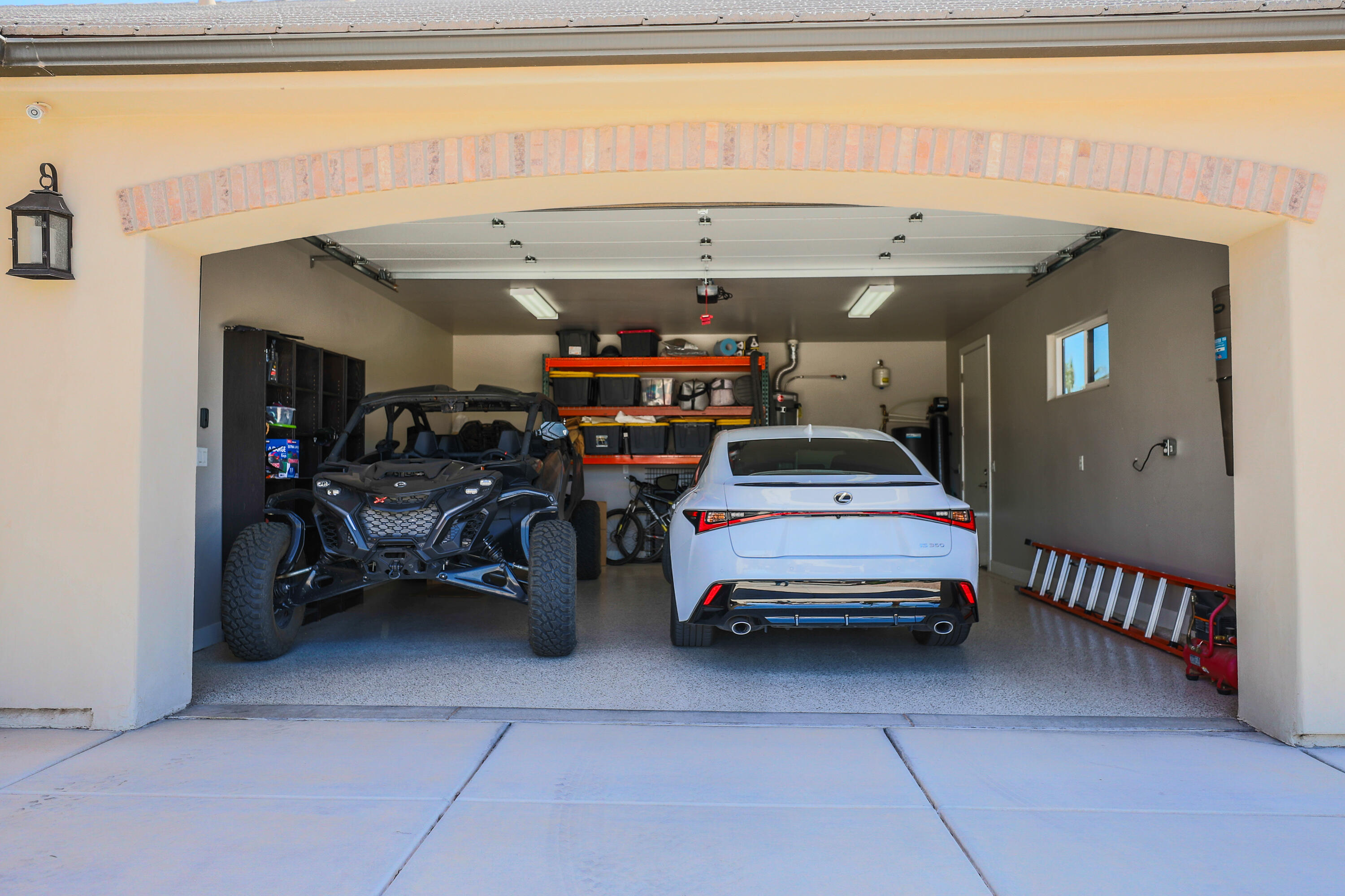 BRIDLE GATE ESTATES - Residential