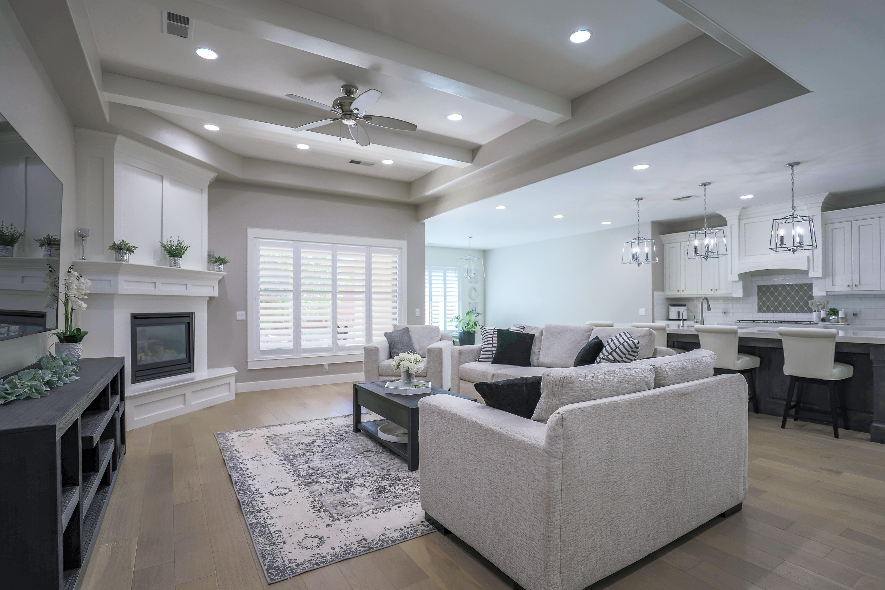 BRIDLE GATE ESTATES - Residential