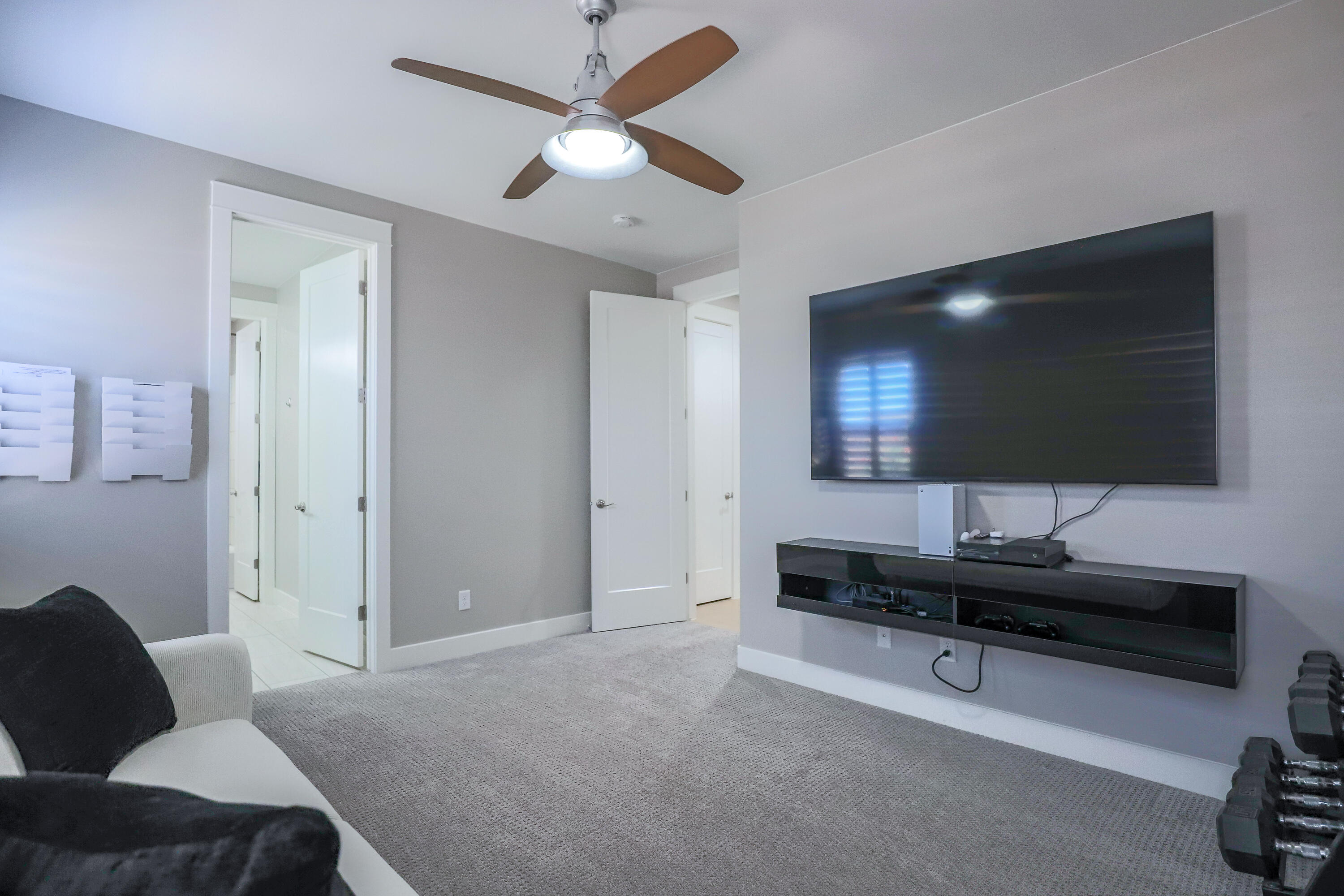 BRIDLE GATE ESTATES - Residential