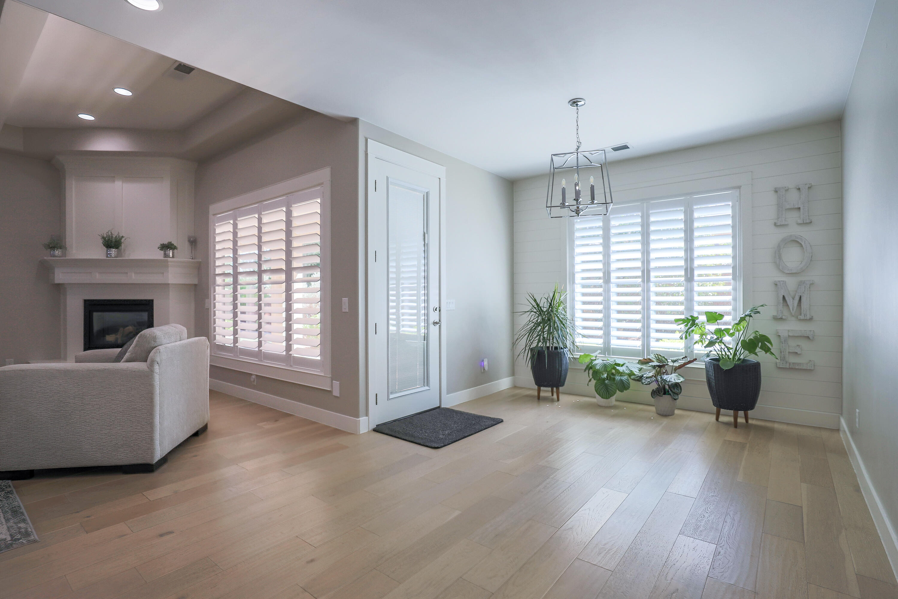 BRIDLE GATE ESTATES - Residential