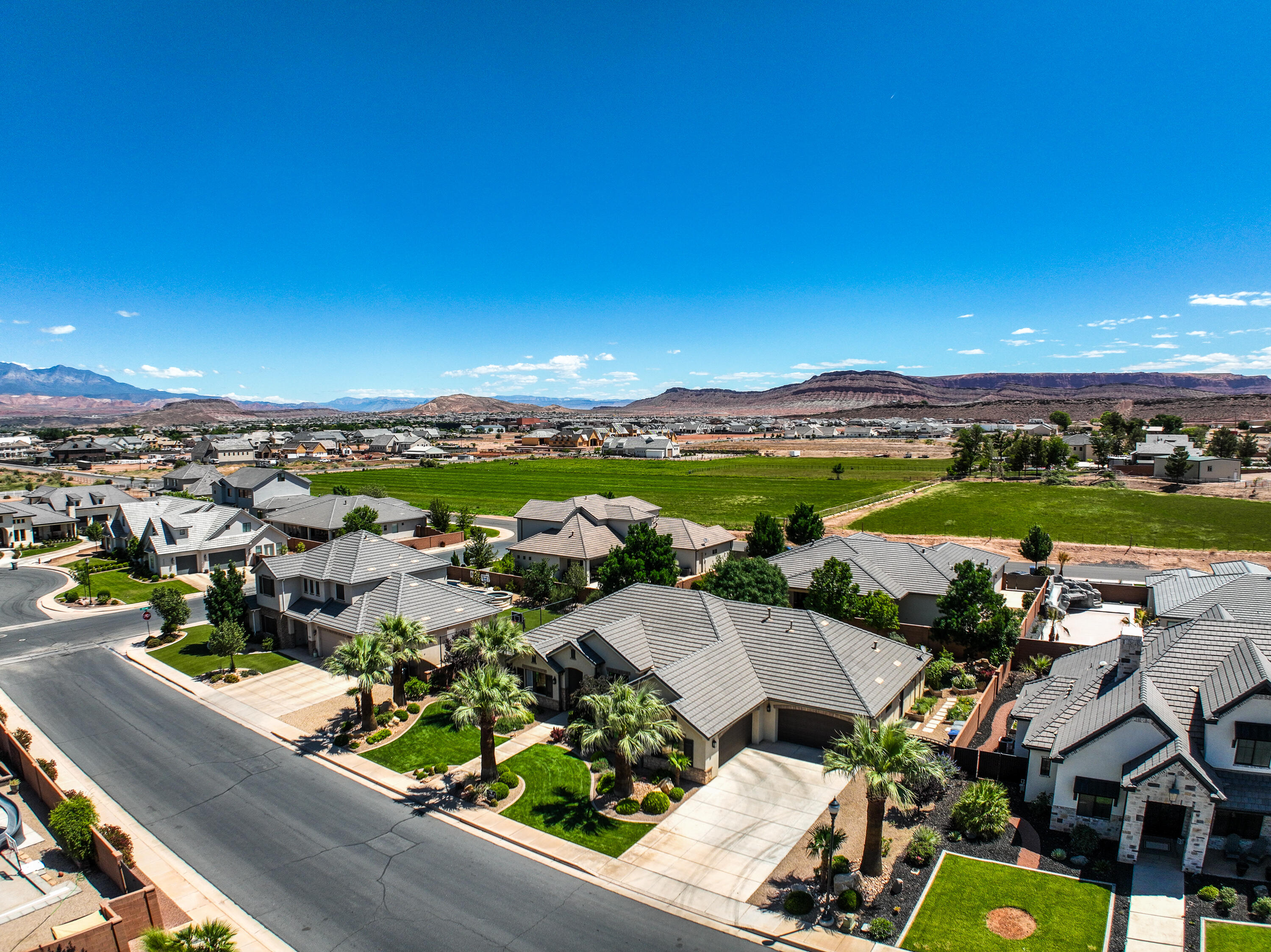 BRIDLE GATE ESTATES - Residential