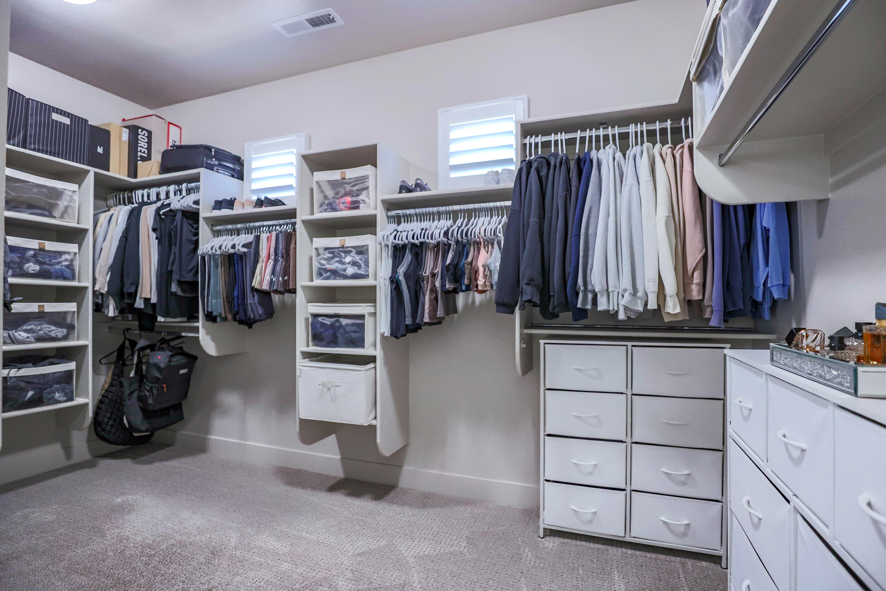 BRIDLE GATE ESTATES - Residential