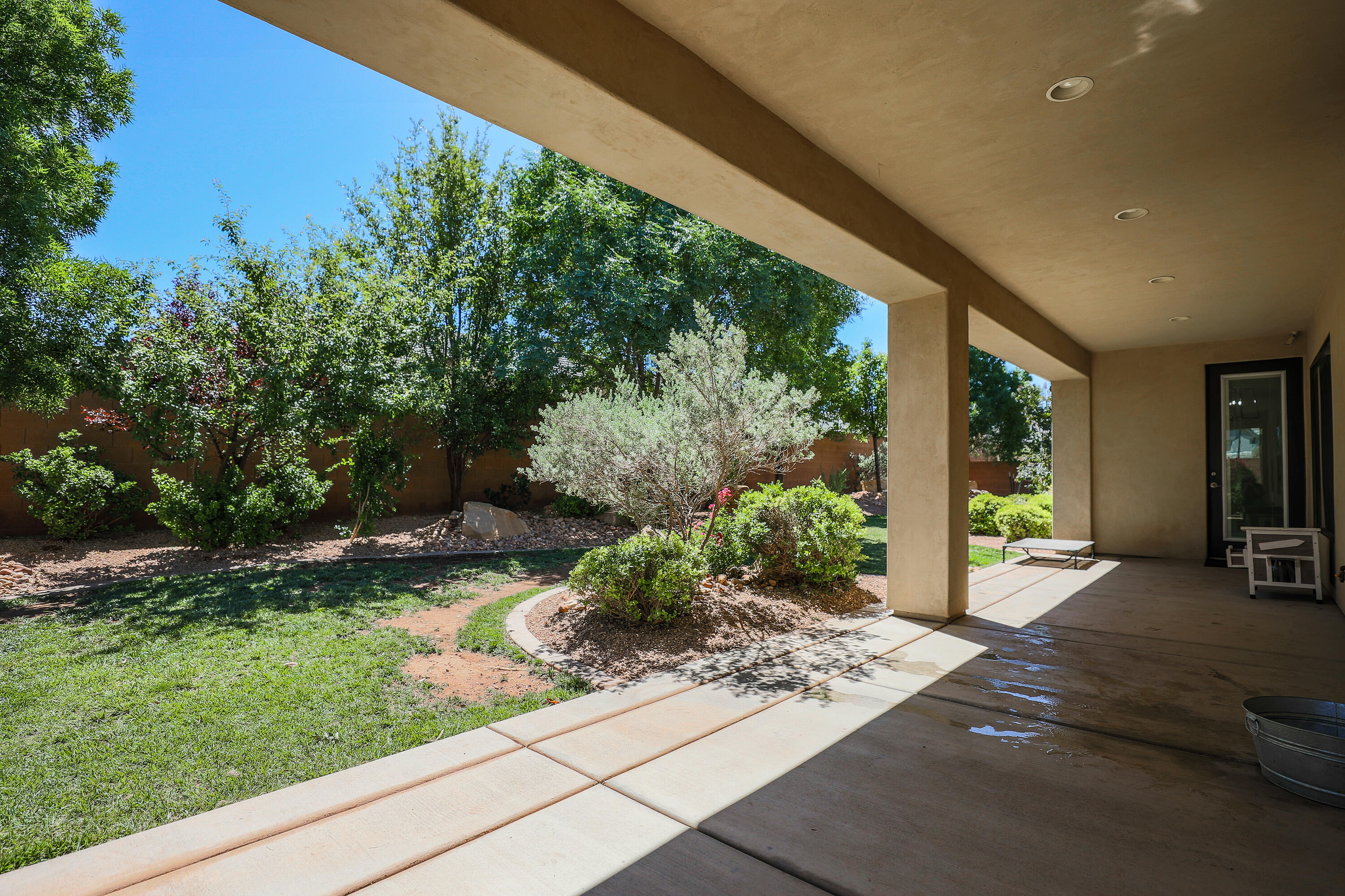 BRIDLE GATE ESTATES - Residential