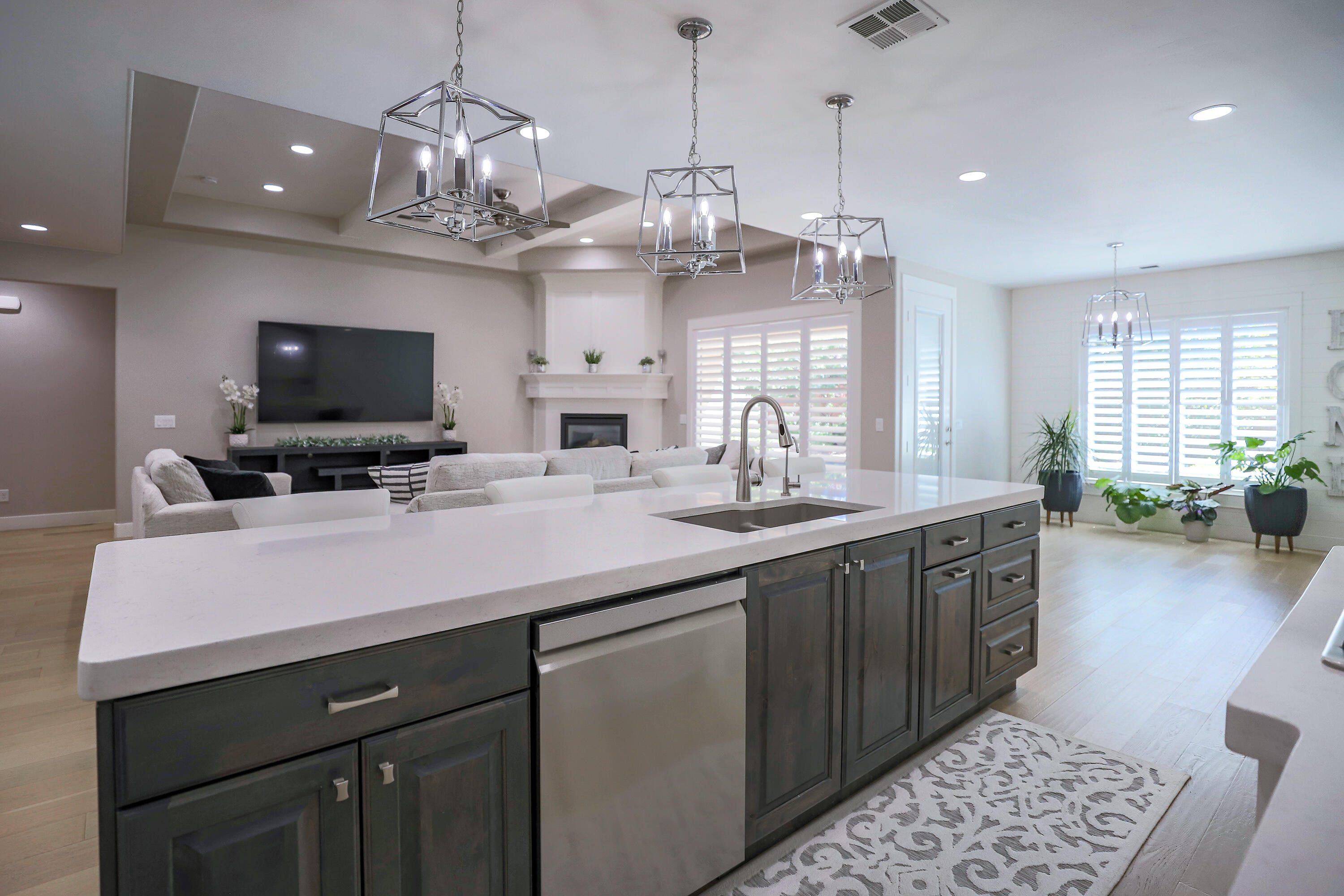 BRIDLE GATE ESTATES - Residential