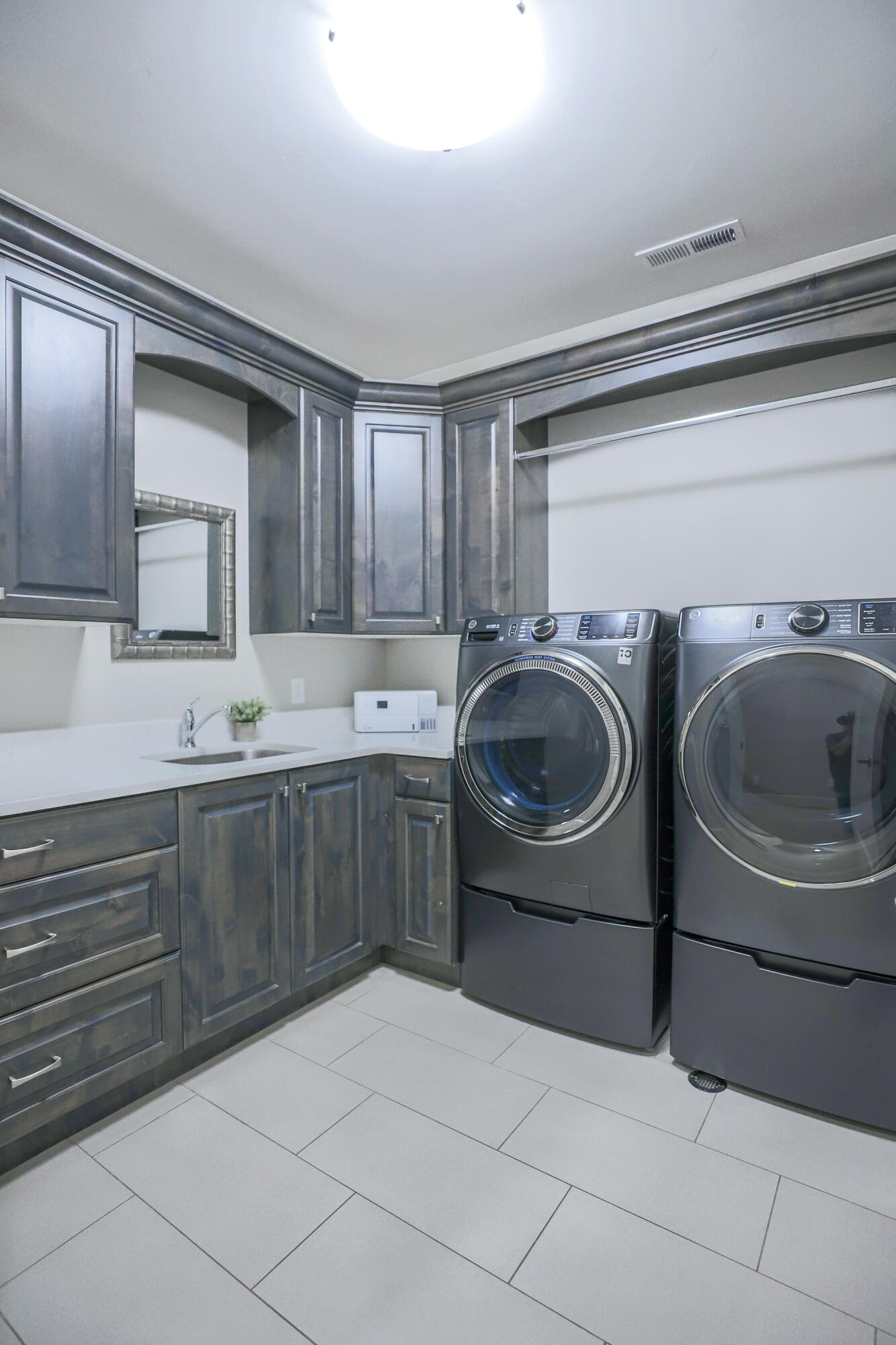 BRIDLE GATE ESTATES - Residential